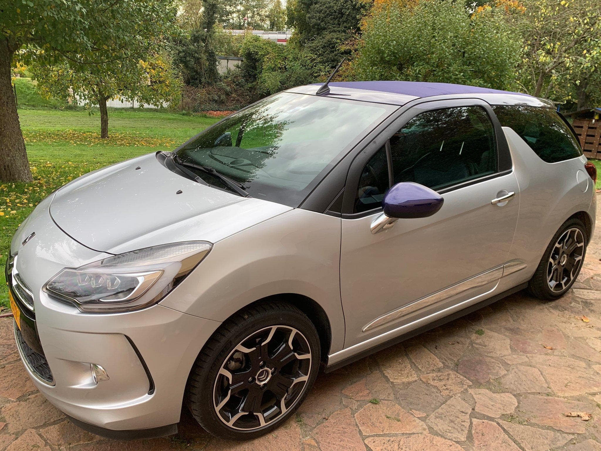 Citroën DS DS3 Cabrio THP150 (2015) - Photo 2