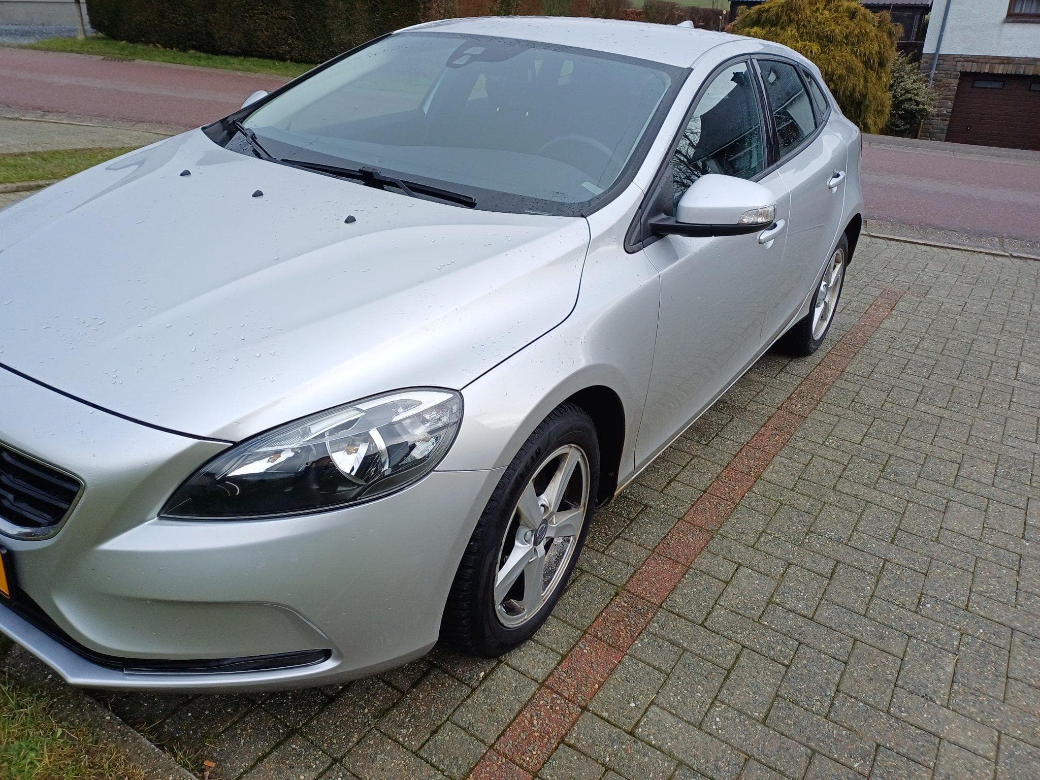 Volvo V40 D2 Kinetic (2016) - Photo 1