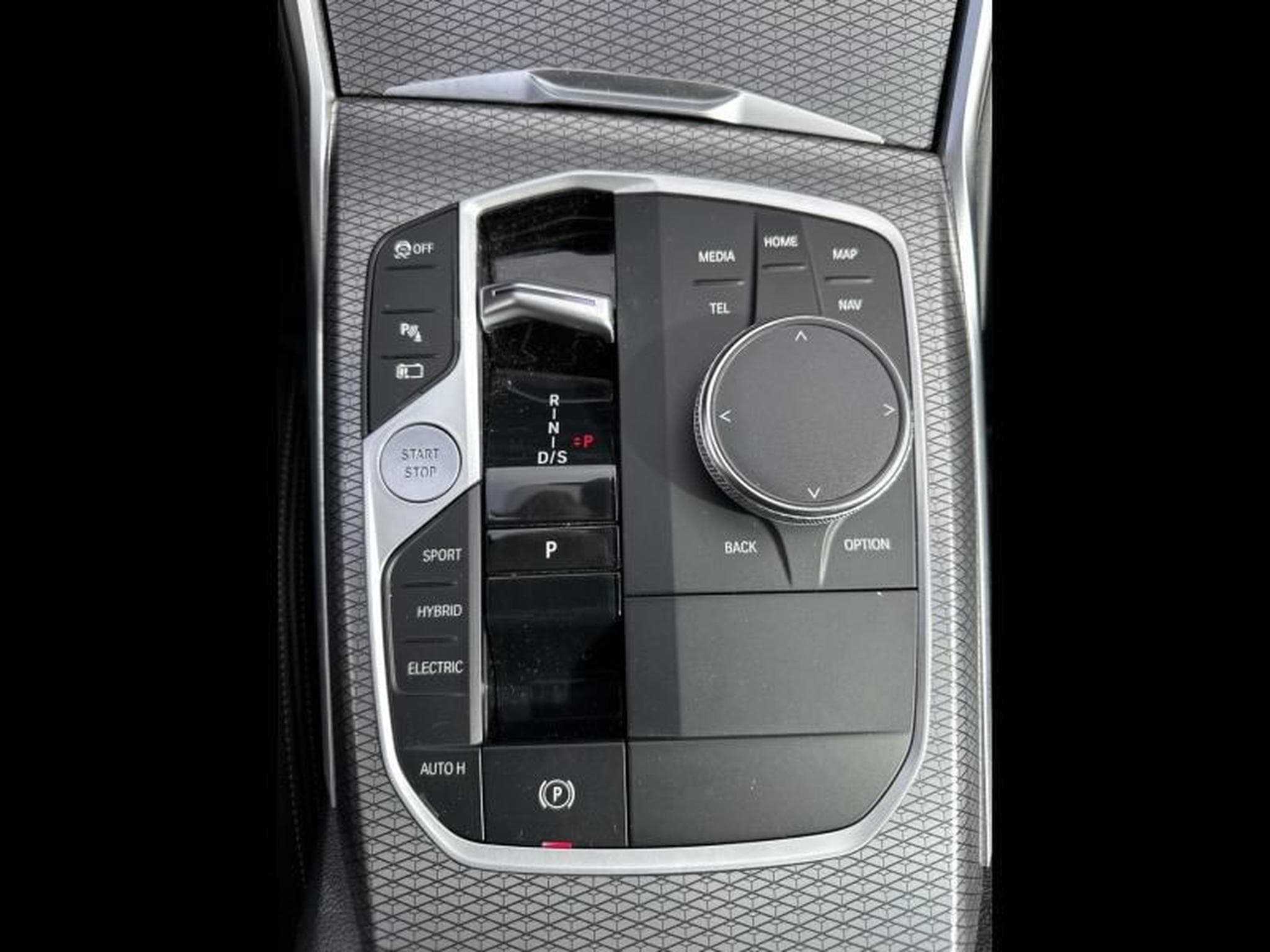 BMW 330 330eA 292ch M Sport (2024) - Photo 13