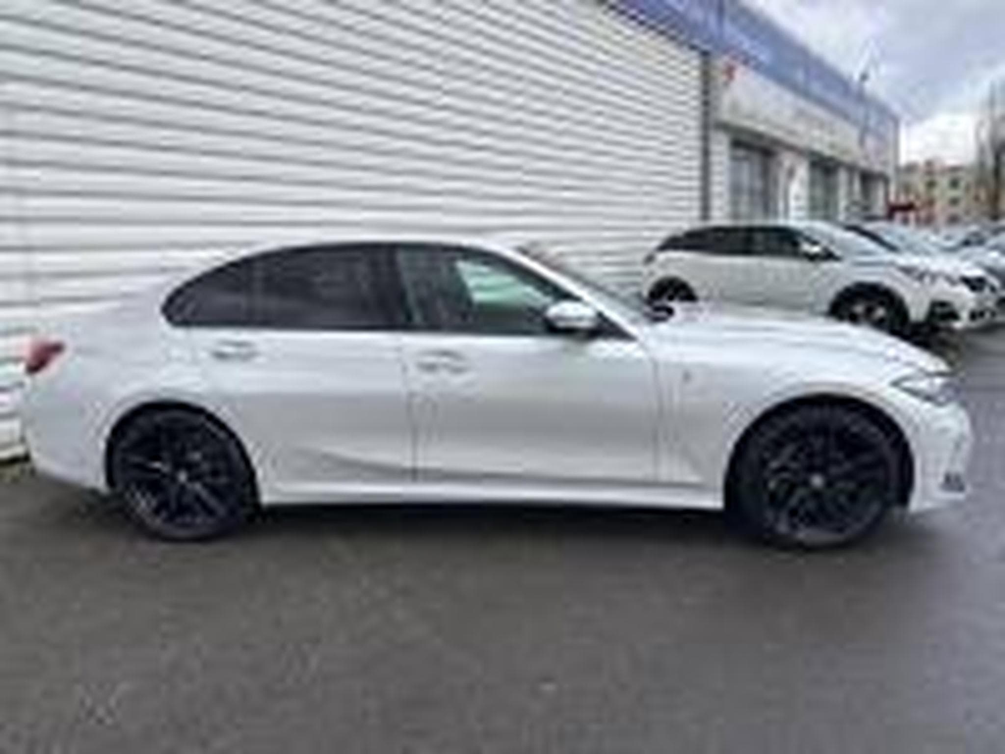 BMW 330 330eA 292ch M Sport (2024) - Photo 15