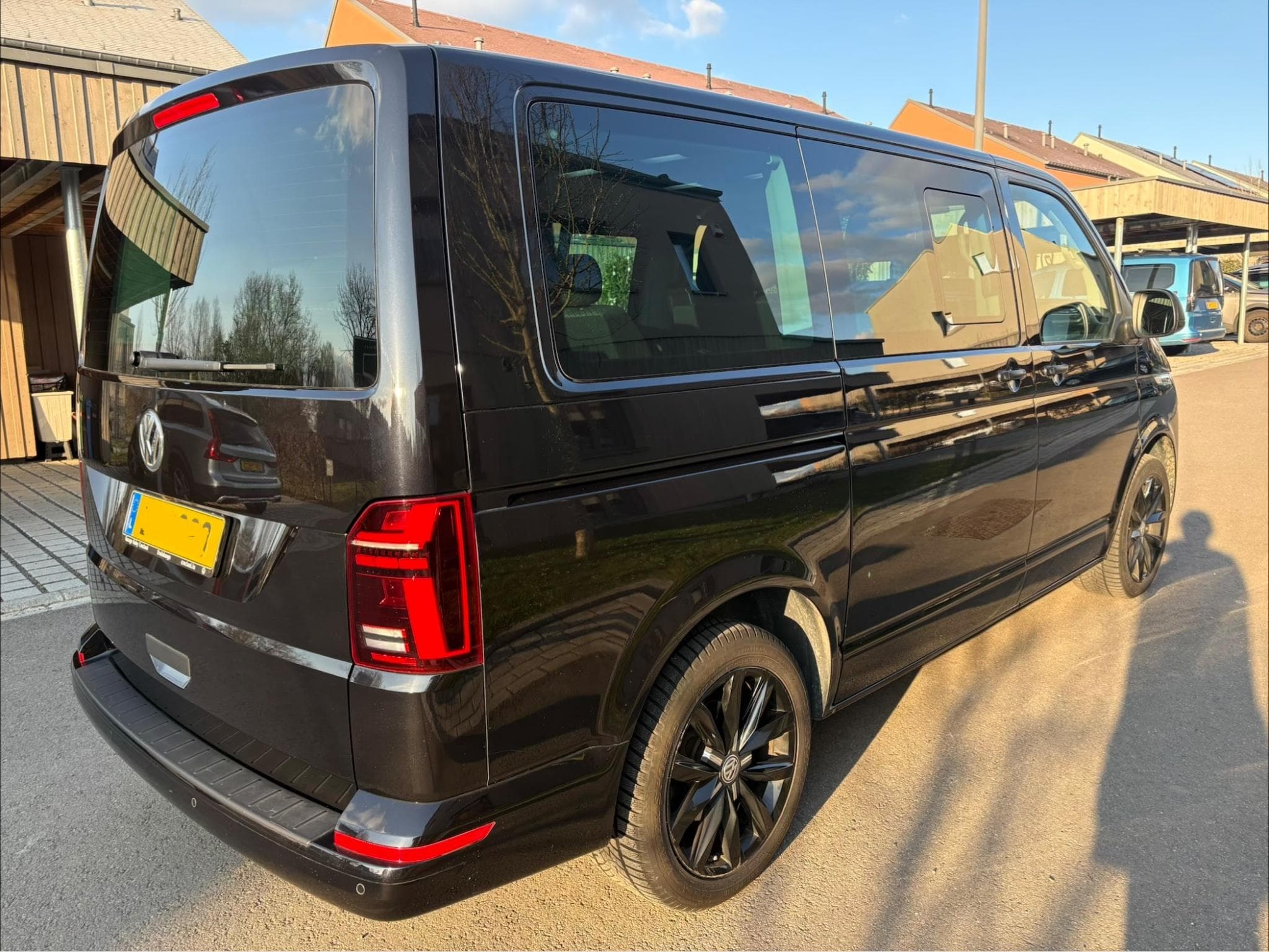 VW Multivan 4Motion (2021) - Photo 3