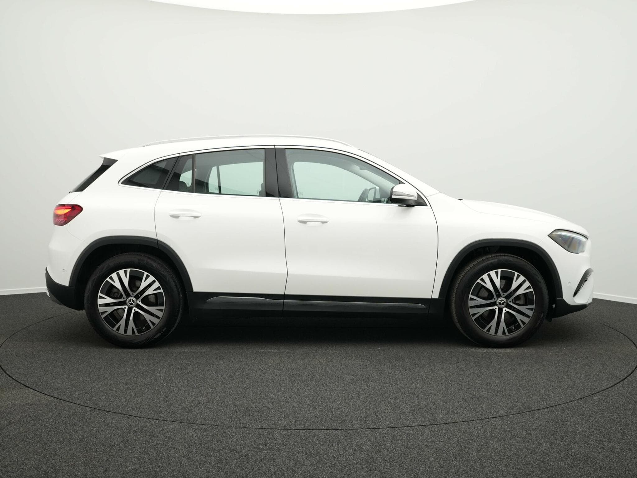 Mercedes GLA 220 d 4MATIC Progressive AHK+EasyPack+Kamera (2024) - Photo 5