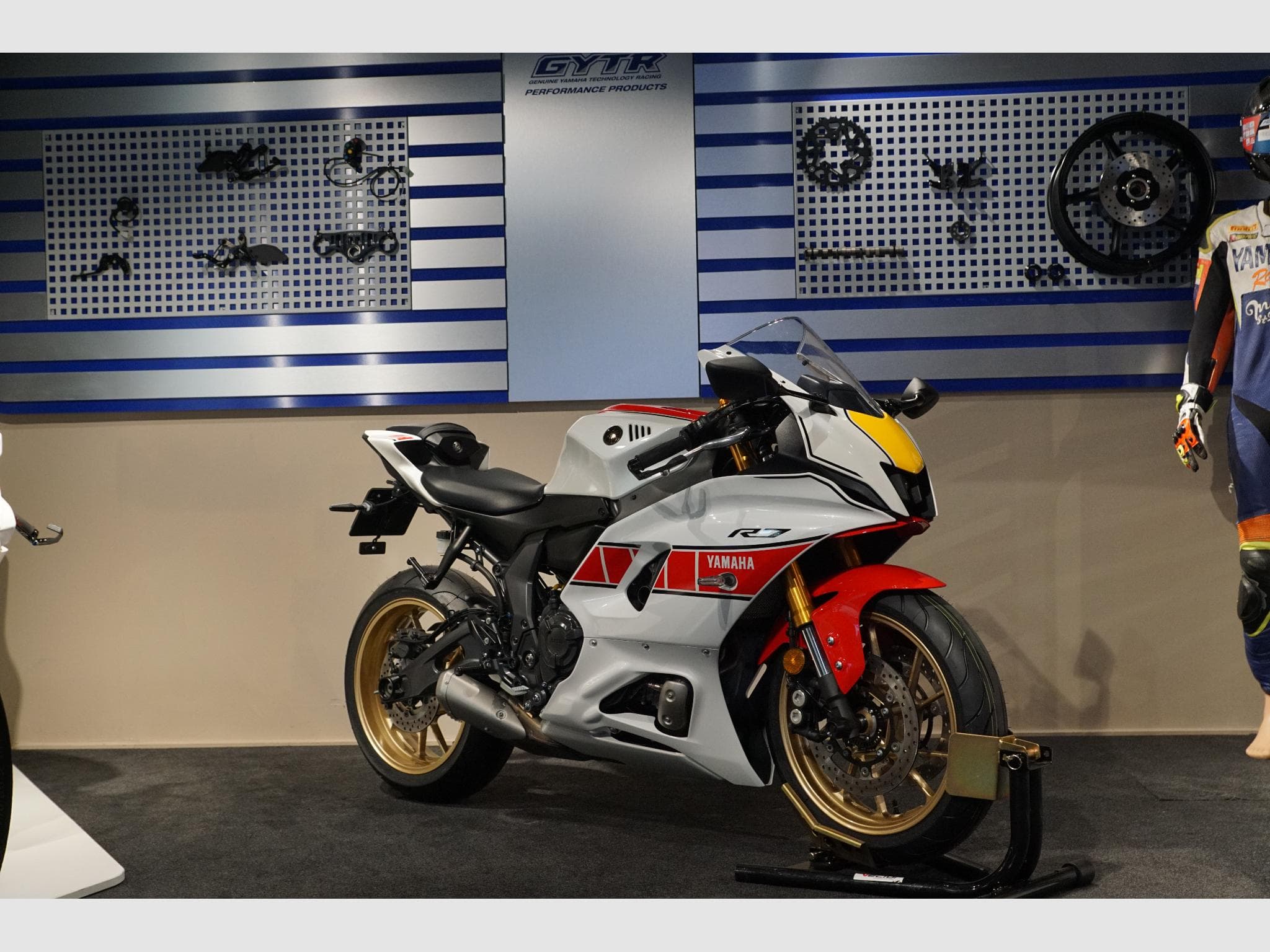 Yamaha R7 60Th Anniversary (2022) - Photo 1