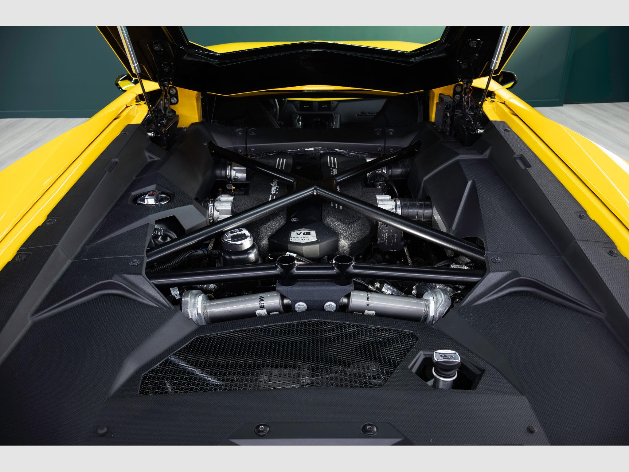 Lamborghini Aventador S LP 740-4 | 1st Hand | Carplay | VAT (2017) - Photo 23