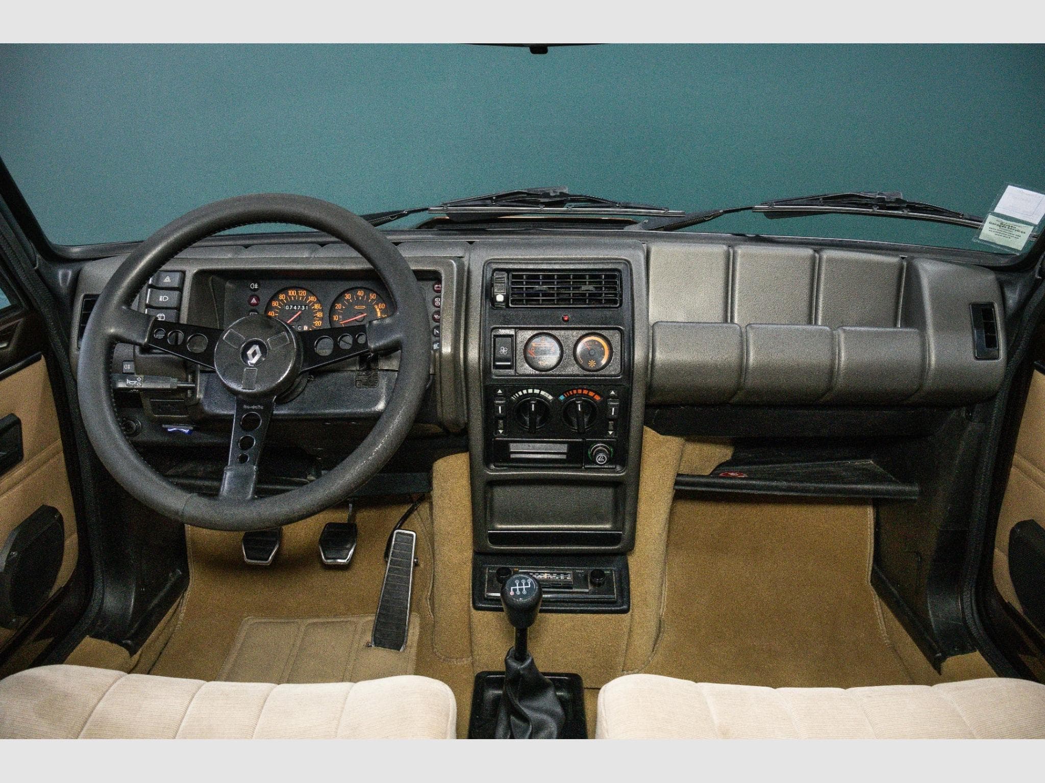 Renault R5 TURBO 2 *FULLY RESTORED* (1983) - Foto 9