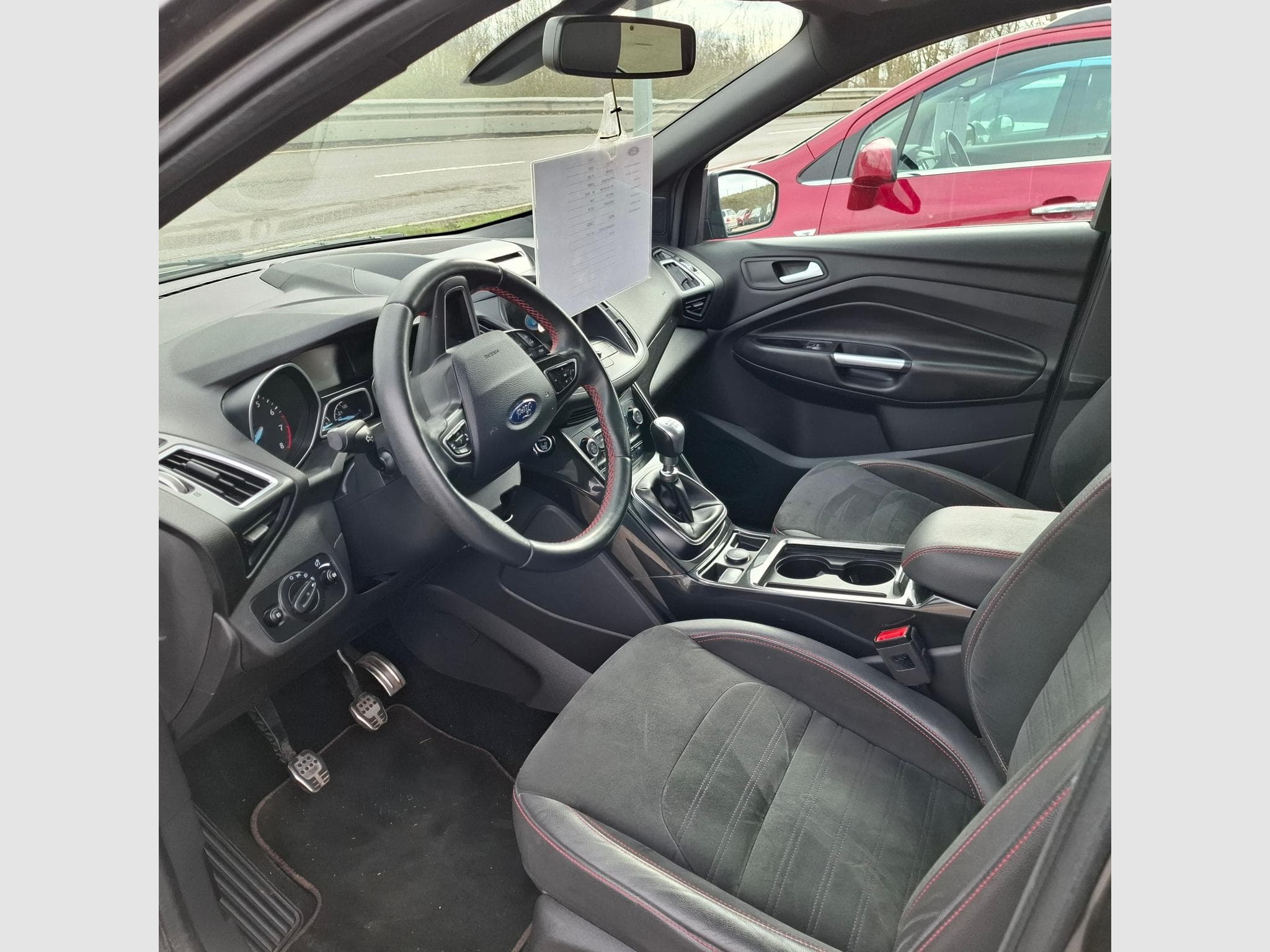 Ford Kuga ST-LINE (2018) - Photo 3