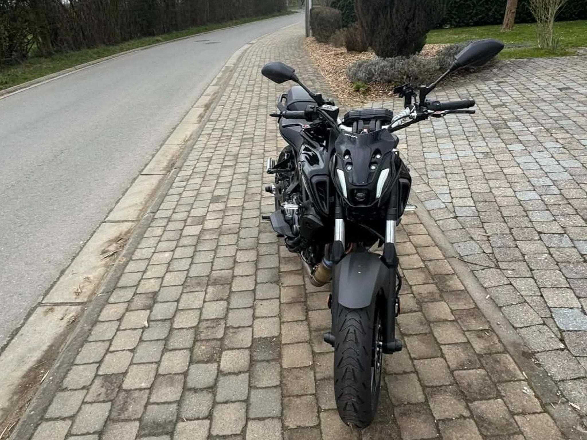 Yamaha MT07 PURE (2024) - Foto 2