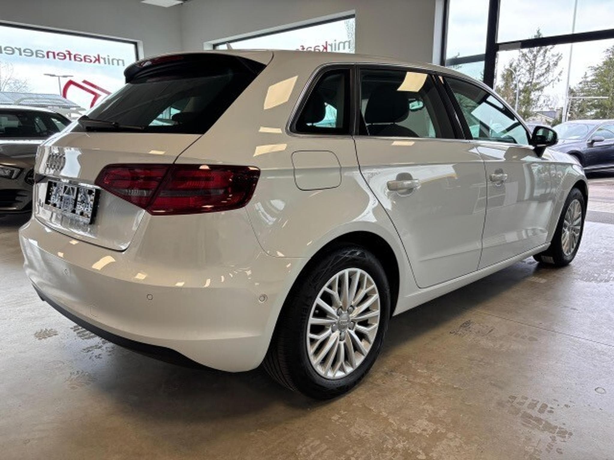Audi A3 Sportback ambiente (2015) - Photo 3
