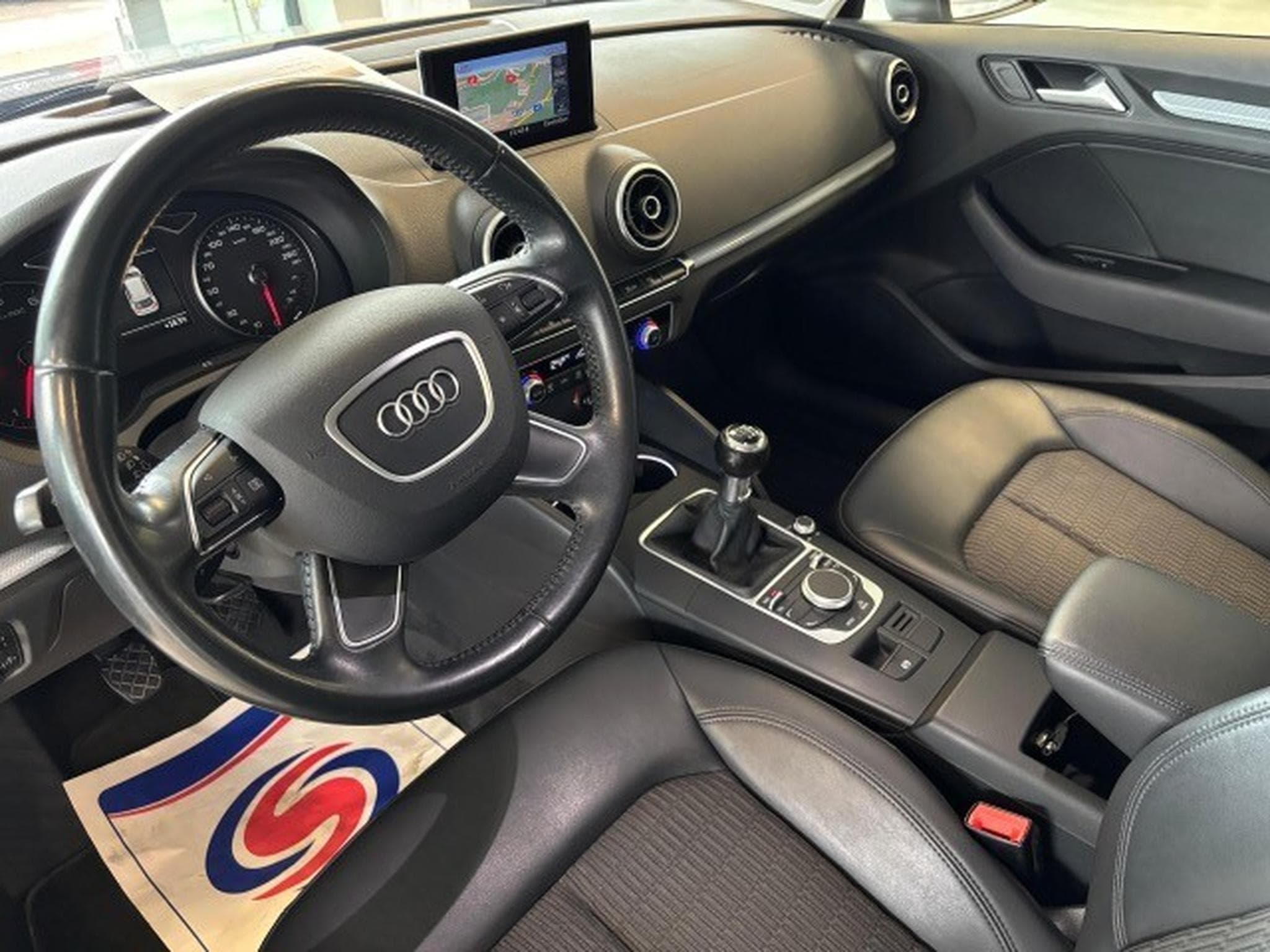 Audi A3 Sportback ambiente (2015) - Photo 8