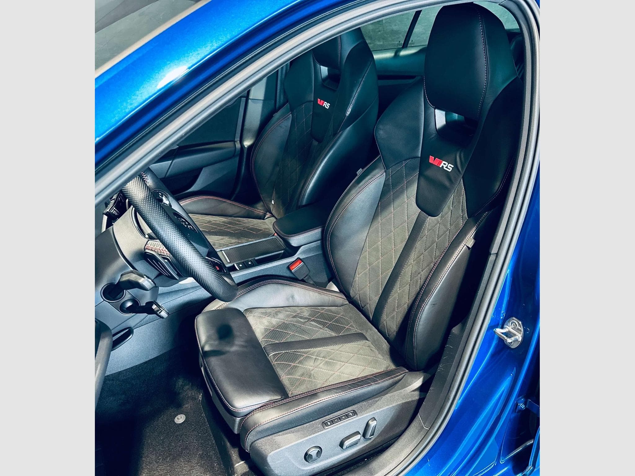 Skoda Octavia OCTAVIA RS BREAK TDI 4X4 DSG (2024) - Photo 8