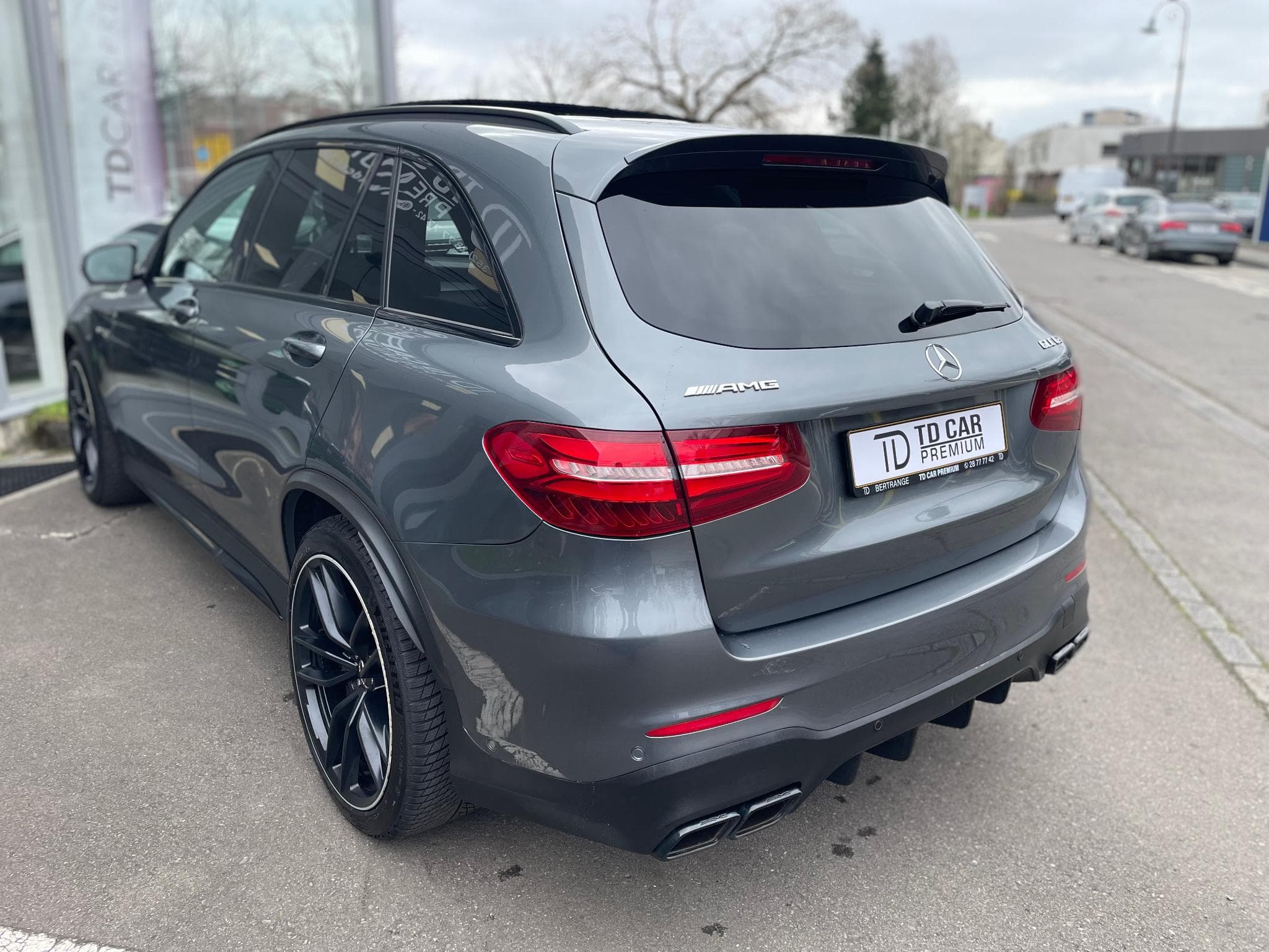 Mercedes GLC 63 AMG 4Matic+ 9G-Tronic Pack Carbone (2018) - Foto 11