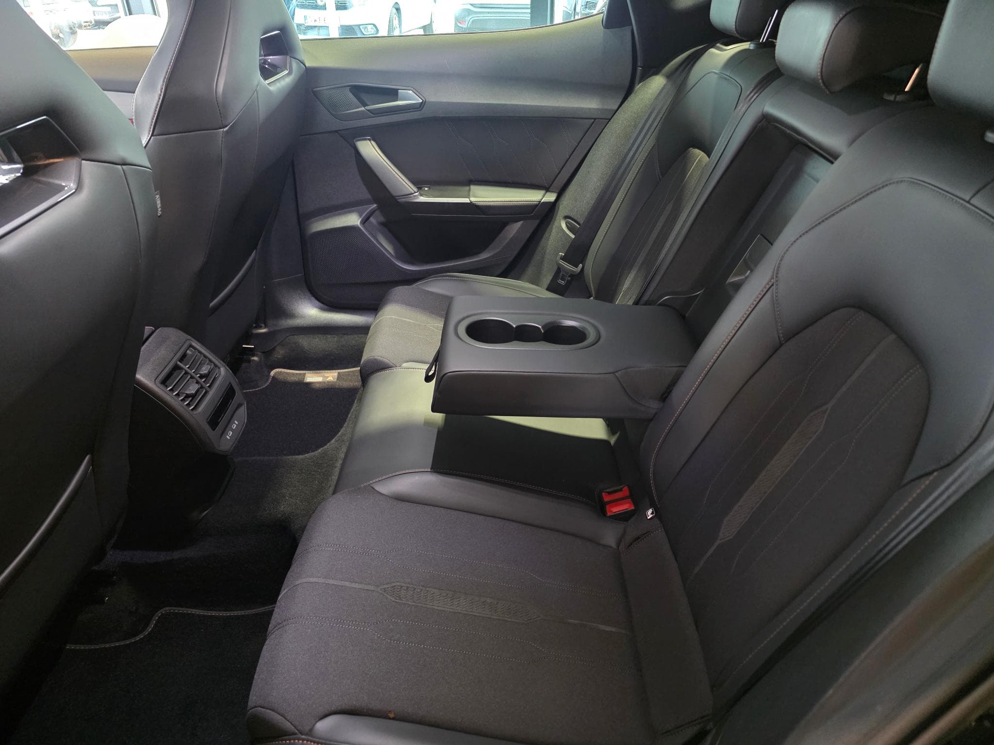 Cupra Formentor 1.4 e-Hybrid VZ 215cv (2027) - Photo 4
