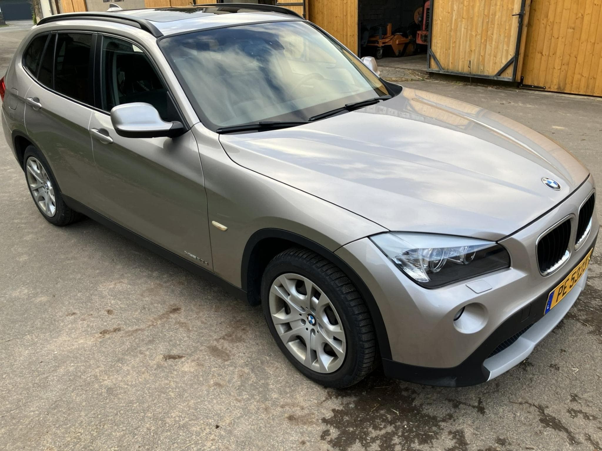 BMW X1 x-drive 20d (2010) - Foto 2