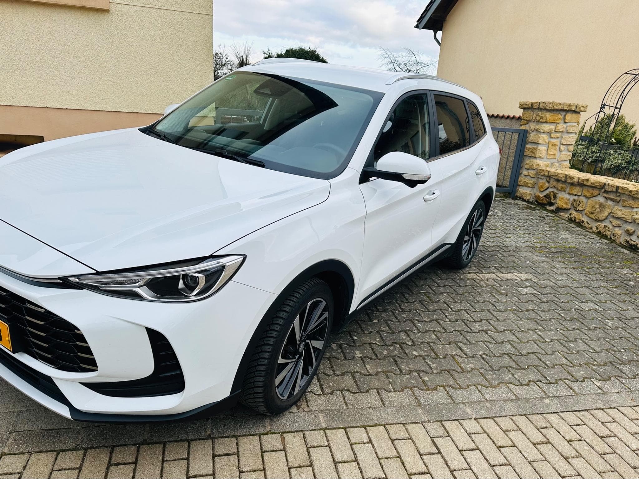 MG ZS Hybrid (2025) - Photo 3