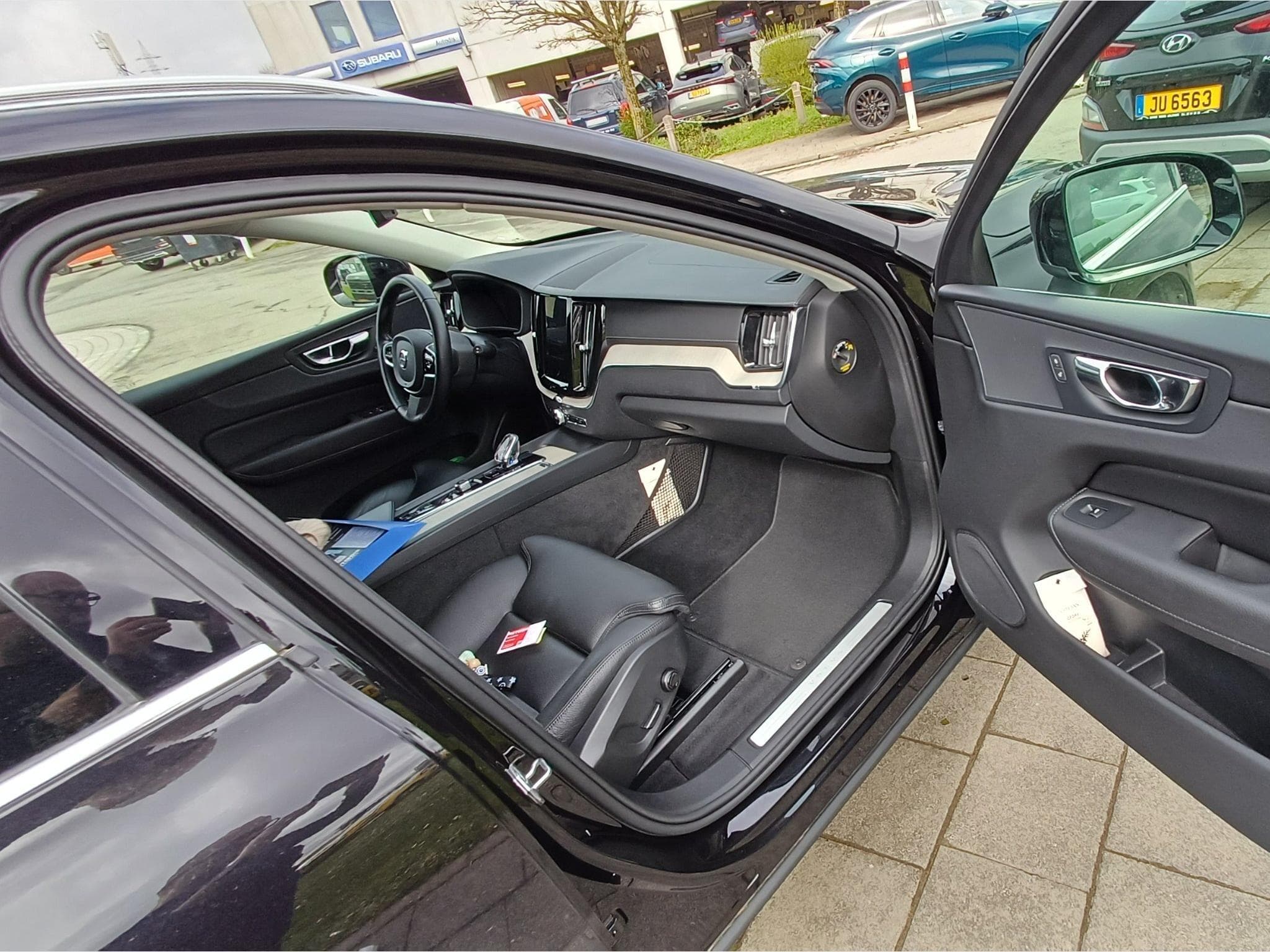 Volvo XC60 B4 AWD INSCRIPTION - Hybrid/Diesel (2020) - Foto 5