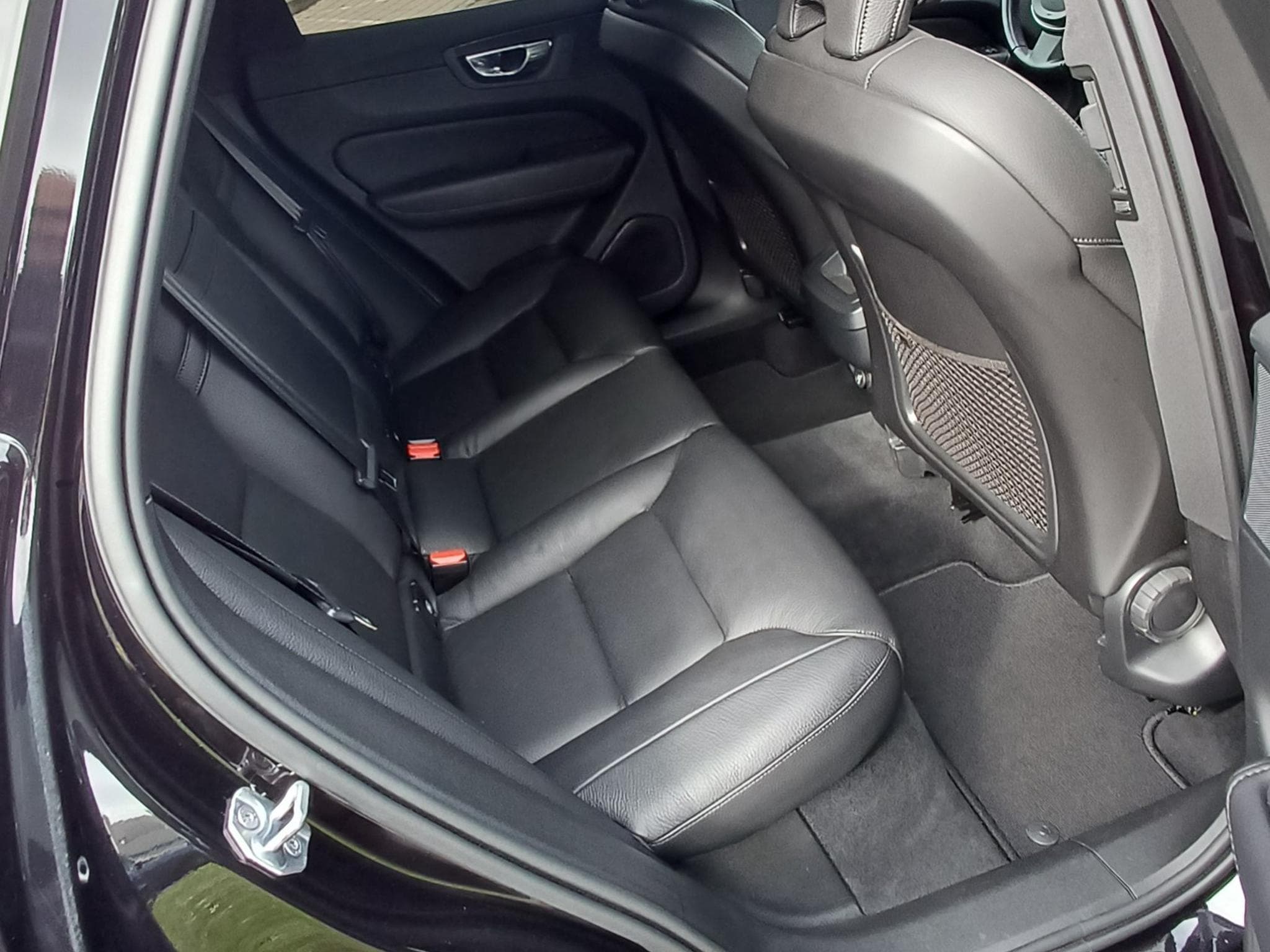 Volvo XC60 B4 AWD INSCRIPTION - Hybrid/Diesel (2020) - Foto 6