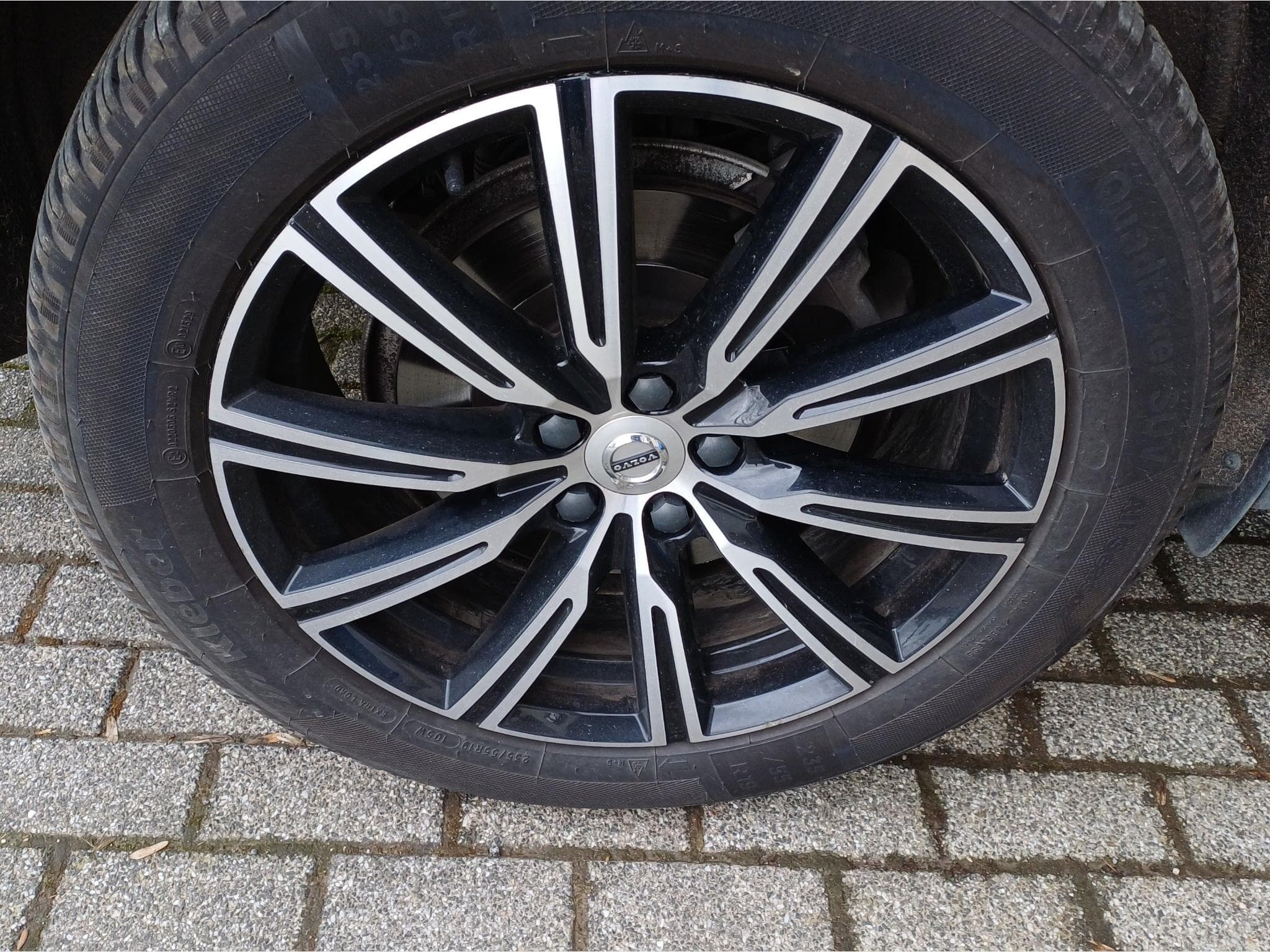 Volvo XC60 B4 AWD INSCRIPTION - Hybrid/Diesel (2020) - Foto 9