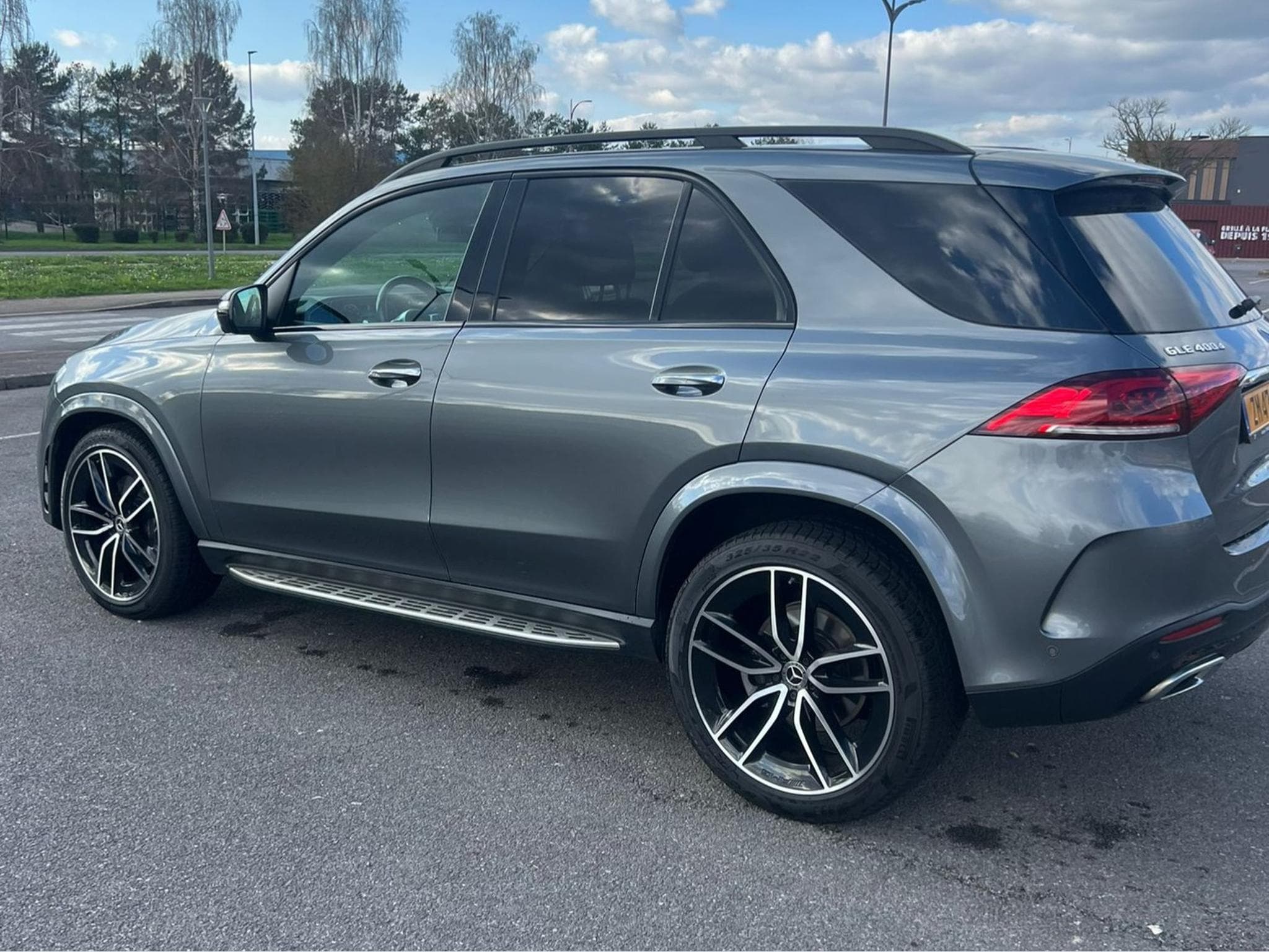 Mercedes GLE 400 AMG Line (2021) - Foto 1