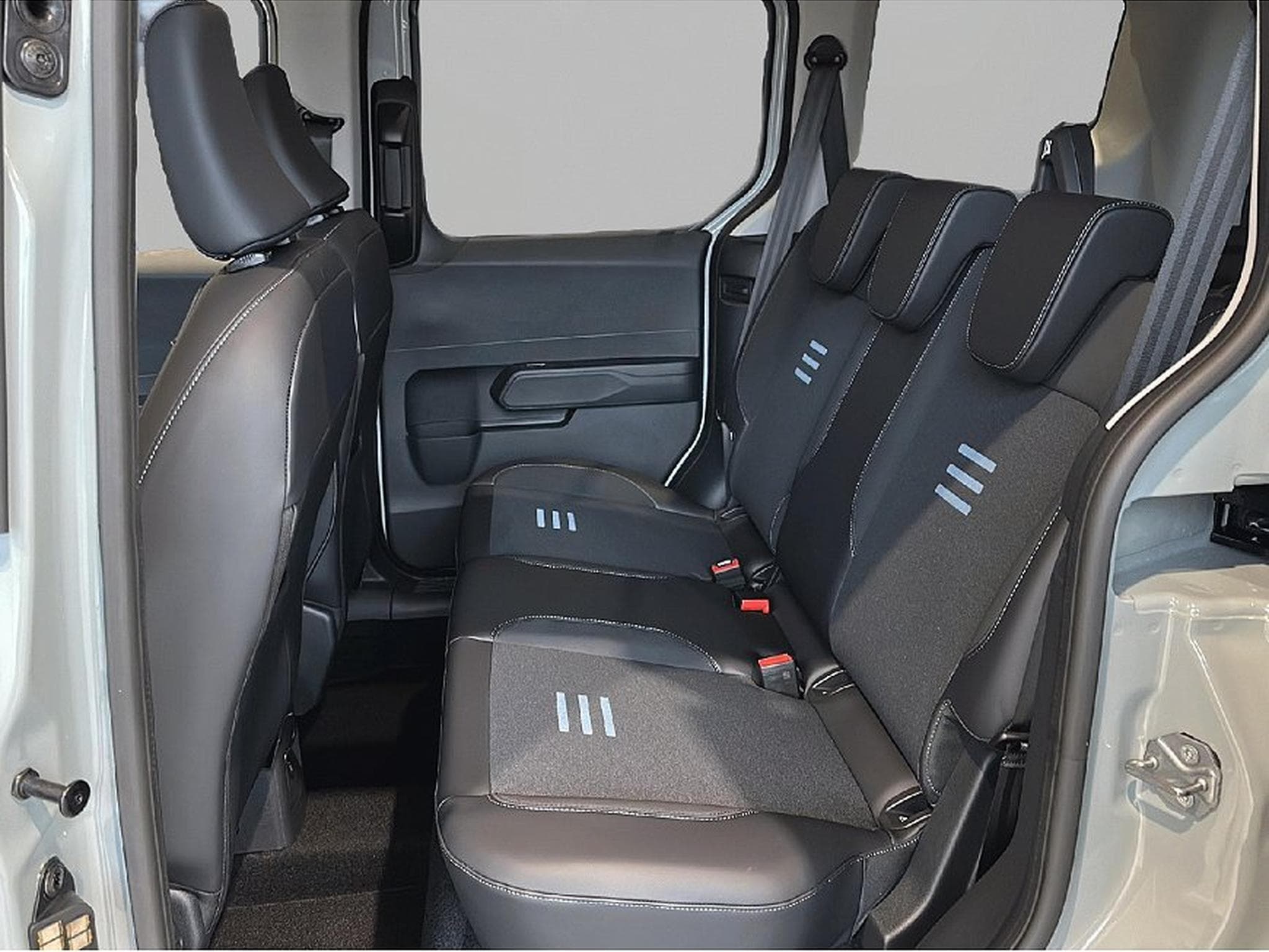 Ford Tourneo (2026) - Photo 7