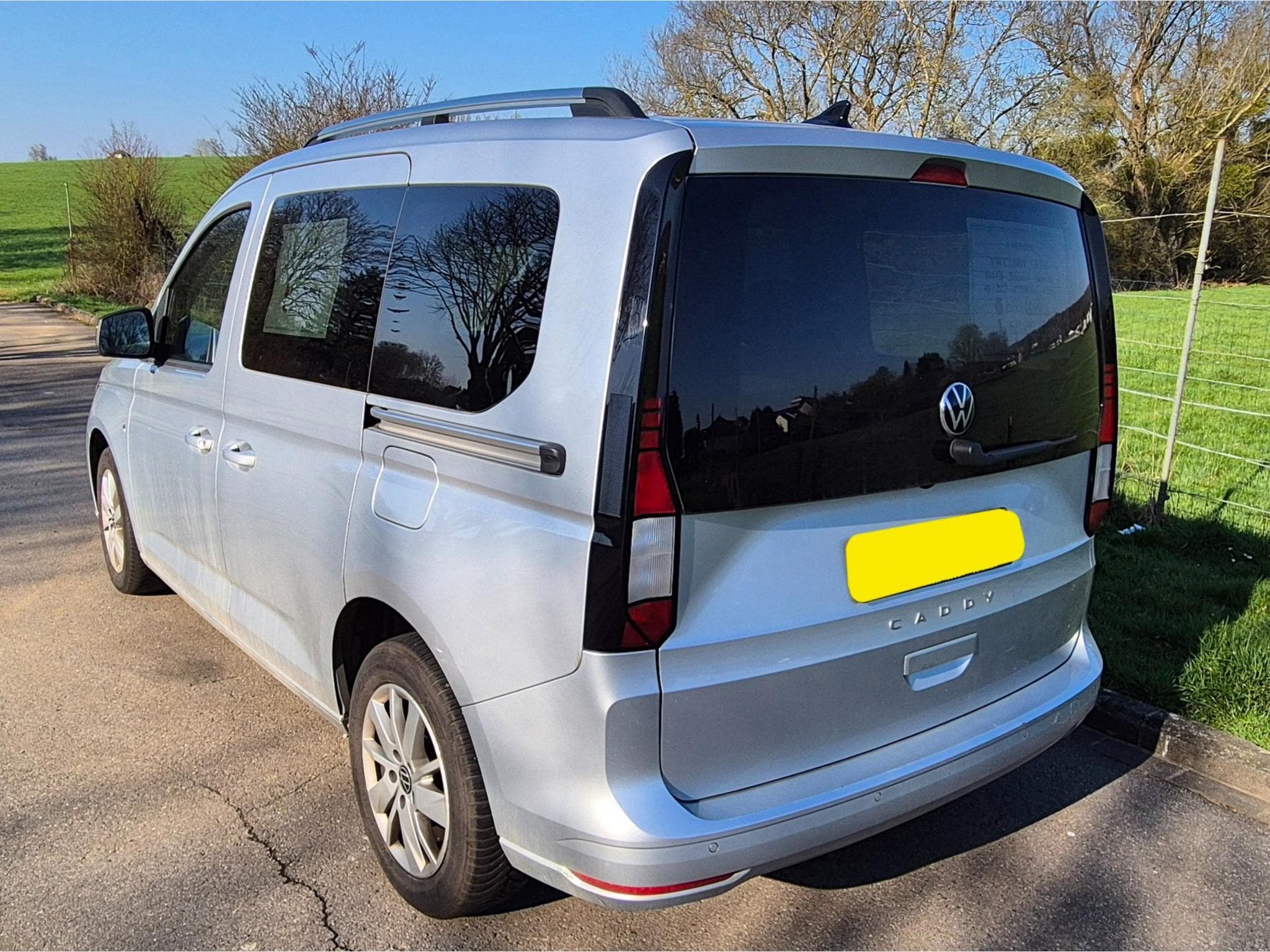 VW Caddy TSI AG7 (2023) - Foto 3