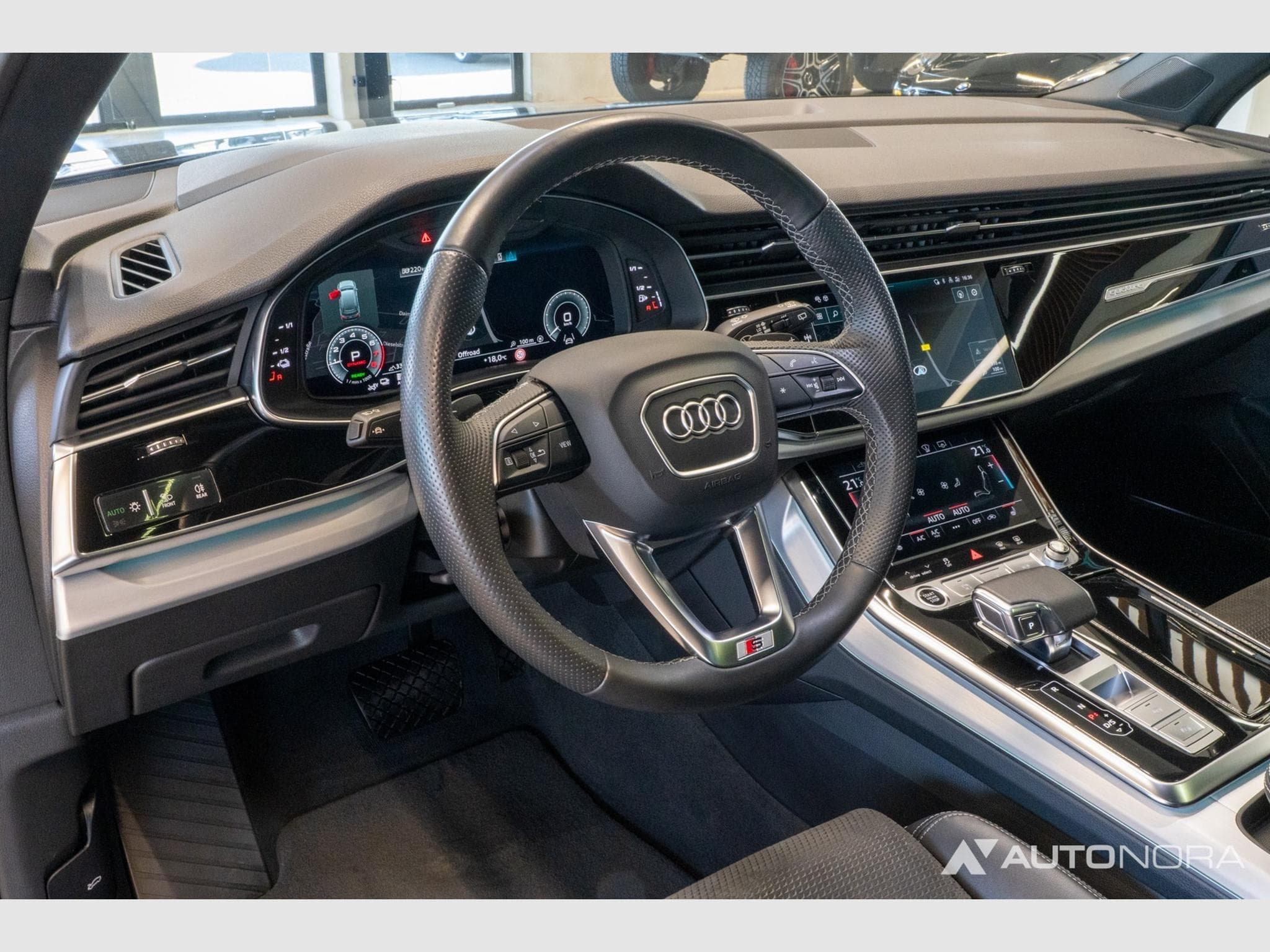 Audi Q7 Q7 60 TFSIe quattro S line (2021) - Foto 13