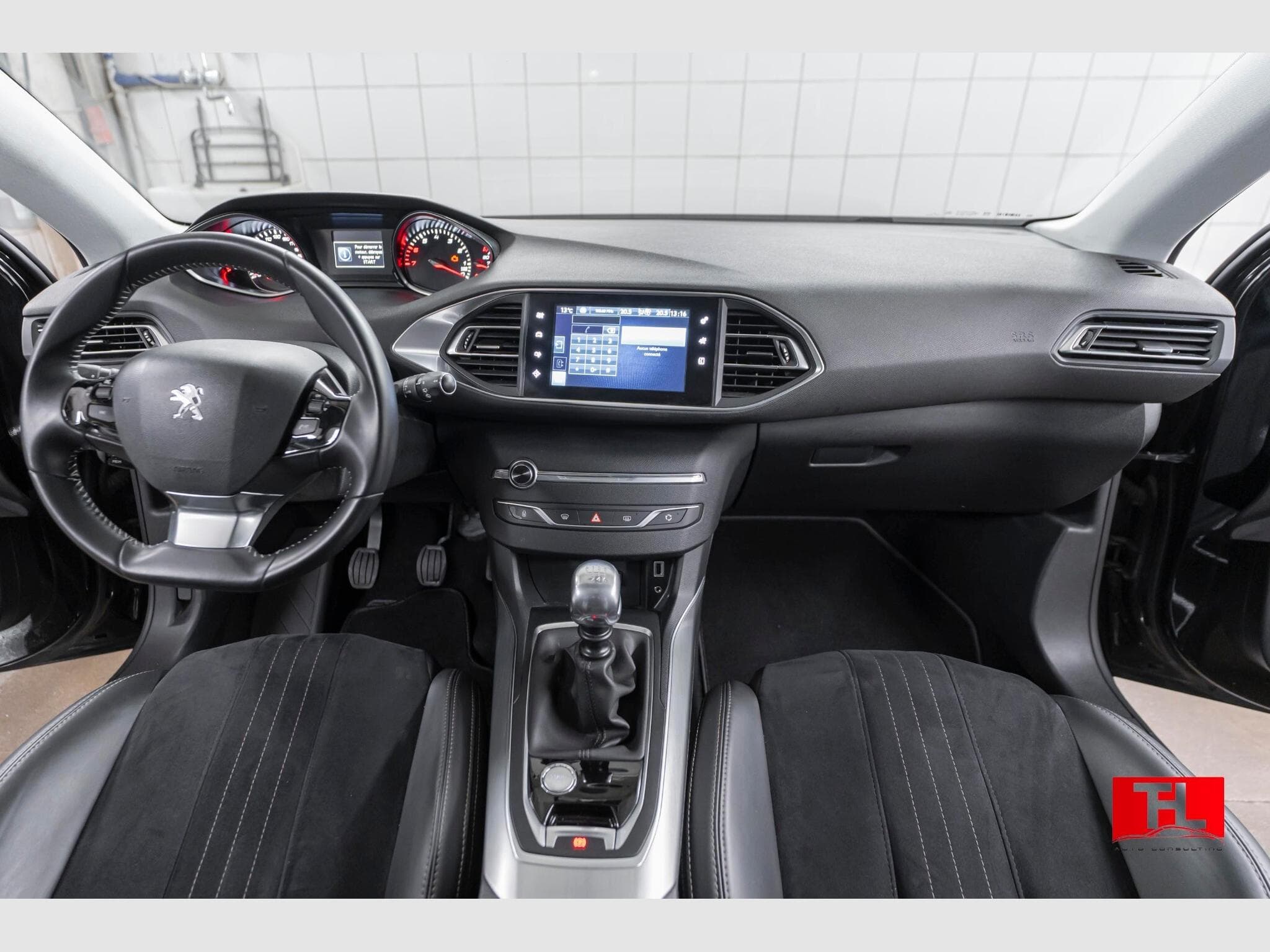 Peugeot 308 GT-Line 1.2 PureTech 1st Owner Full History (2016) - Foto 5