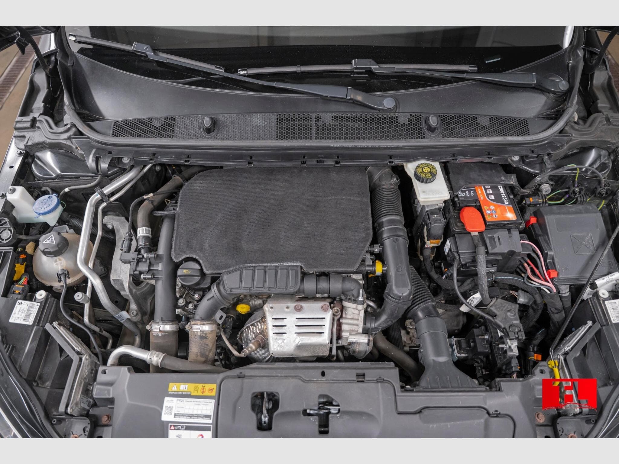 Peugeot 308 GT-Line 1.2 PureTech 1st Owner Full History (2016) - Foto 12