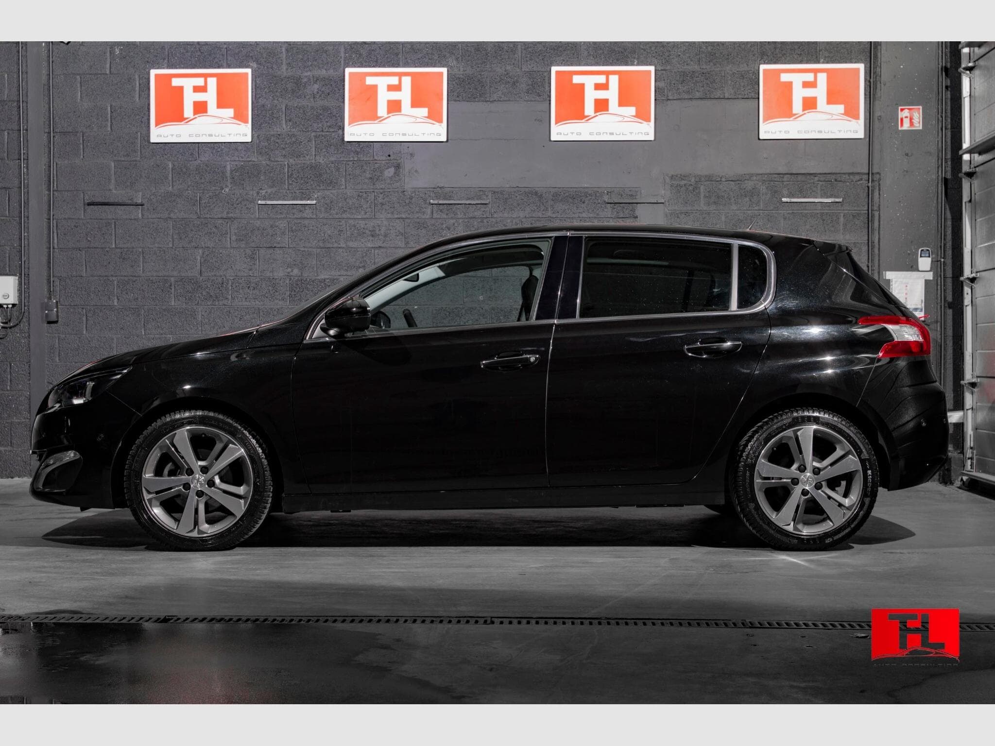 Peugeot 308 GT-Line 1.2 PureTech 1st Owner Full History (2016) - Foto 2