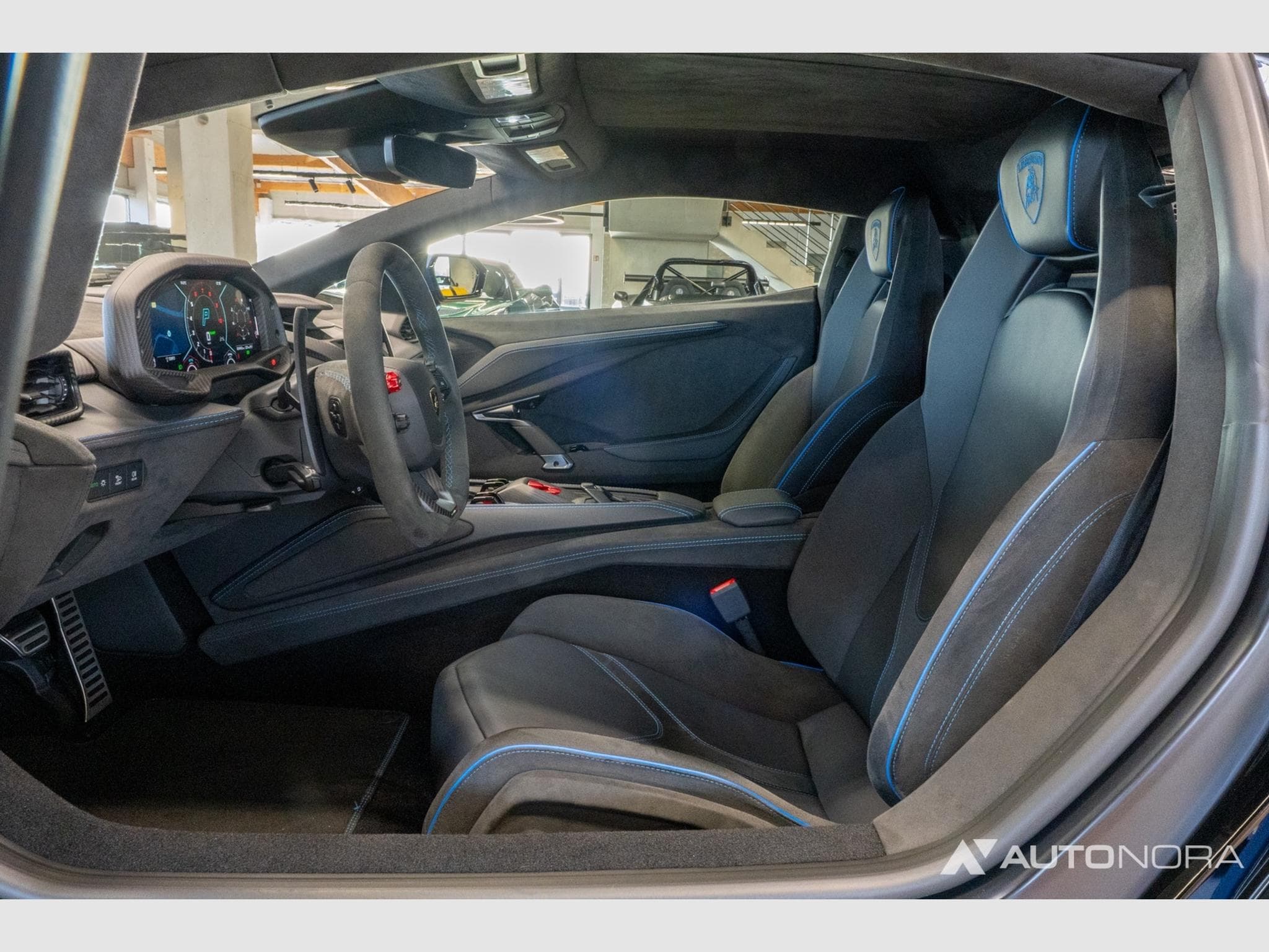 Lamborghini Revuelto (2024) - Photo 11