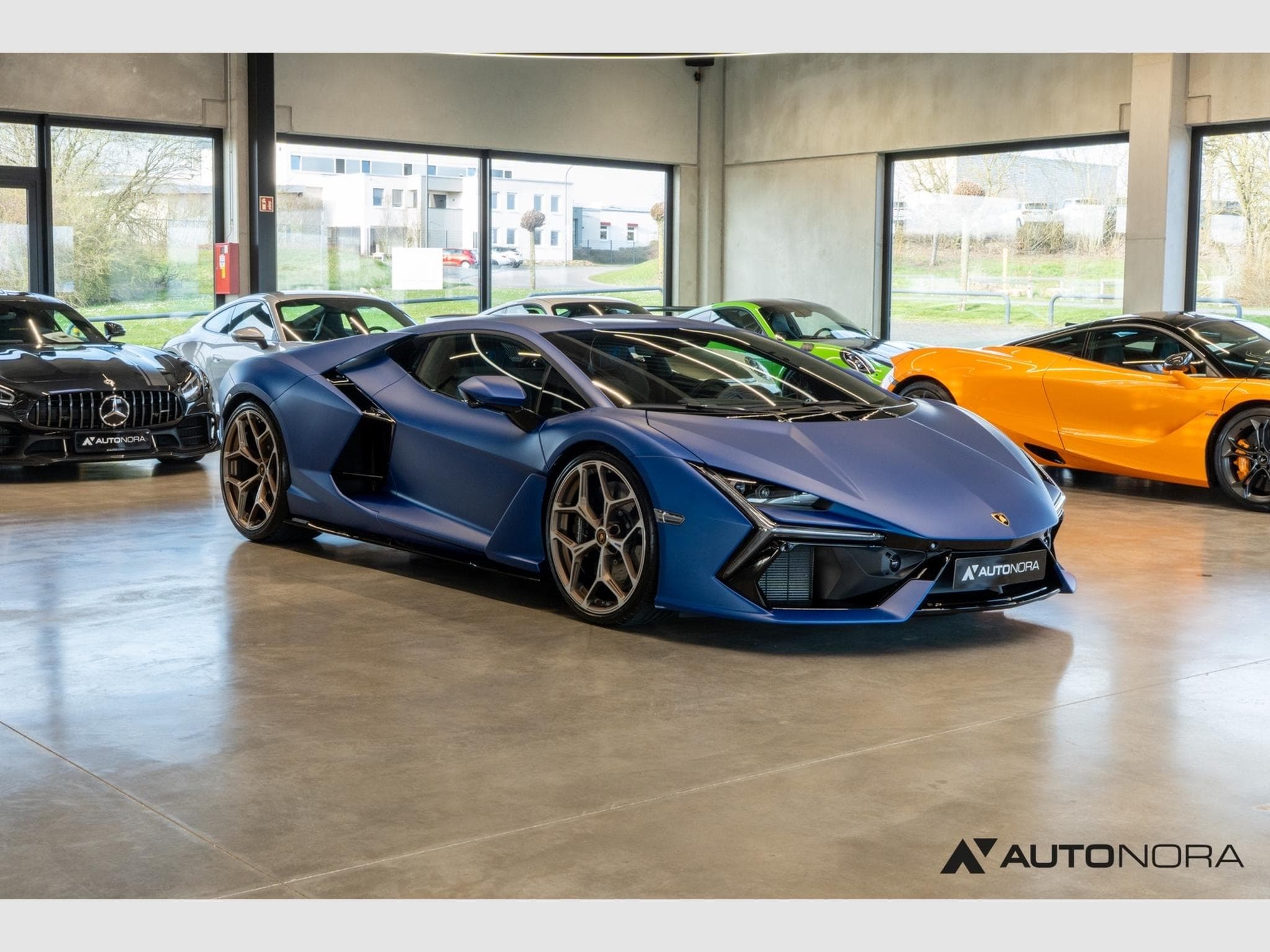 Lamborghini Revuelto (2024) - Photo 3