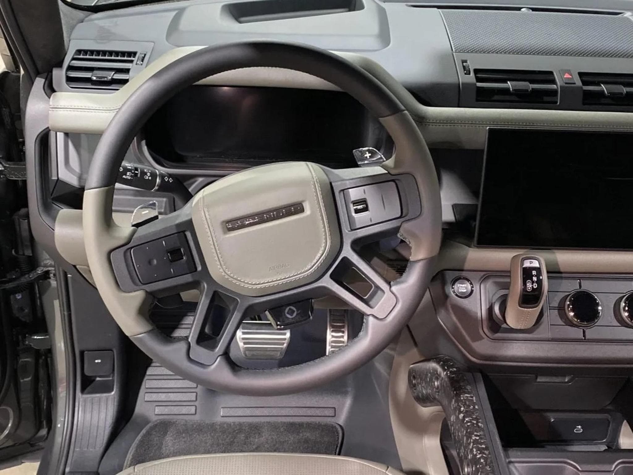 Land-Rover Defender 110 OCTA Edition One (2025) - Foto 2