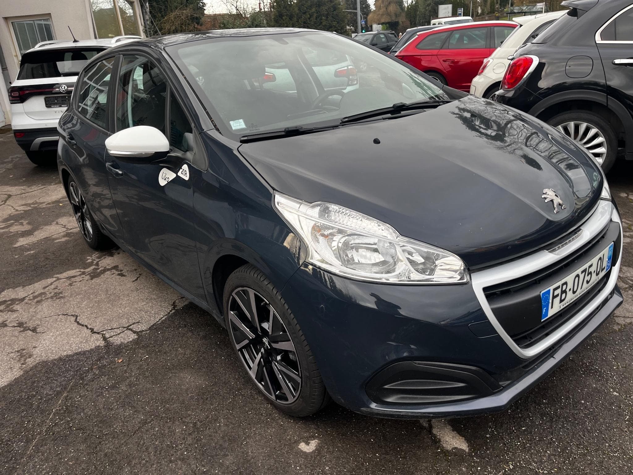Peugeot 208 1.2 essence LIKE (2019) - Foto 2