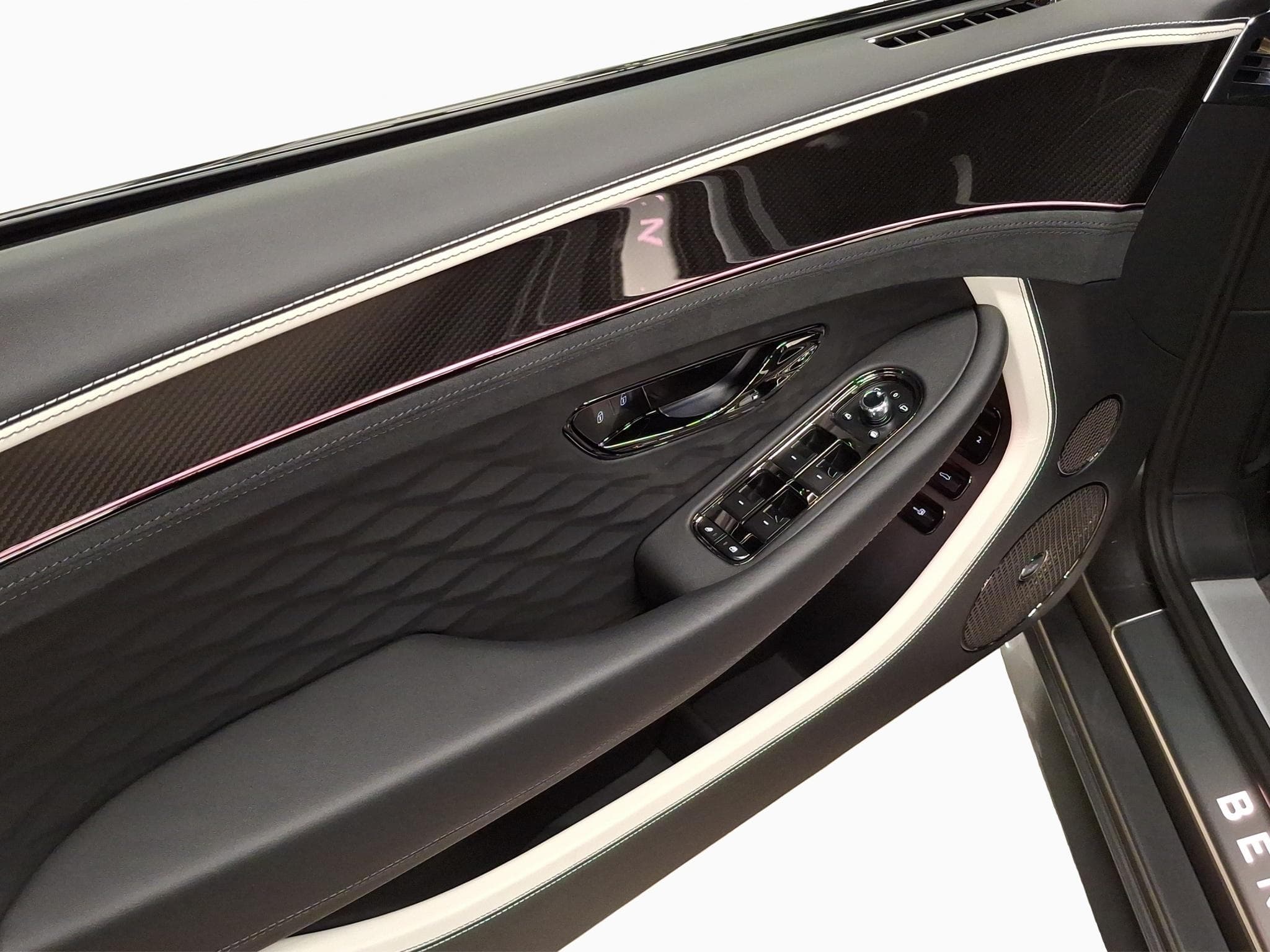 Bentley Continental GTC Speed (2026) - Photo 11