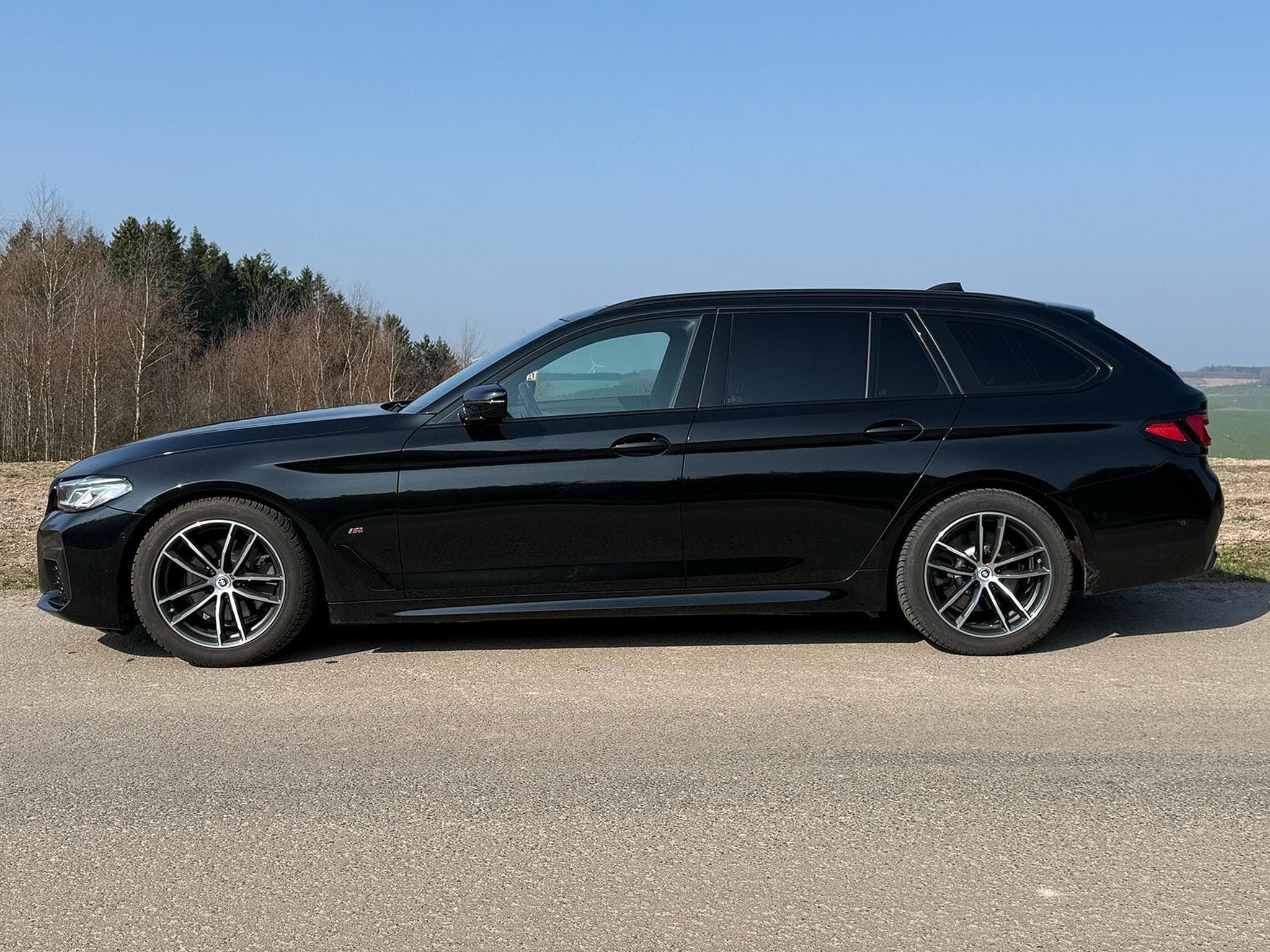 BMW 520 M Sport (2022) - Foto 2
