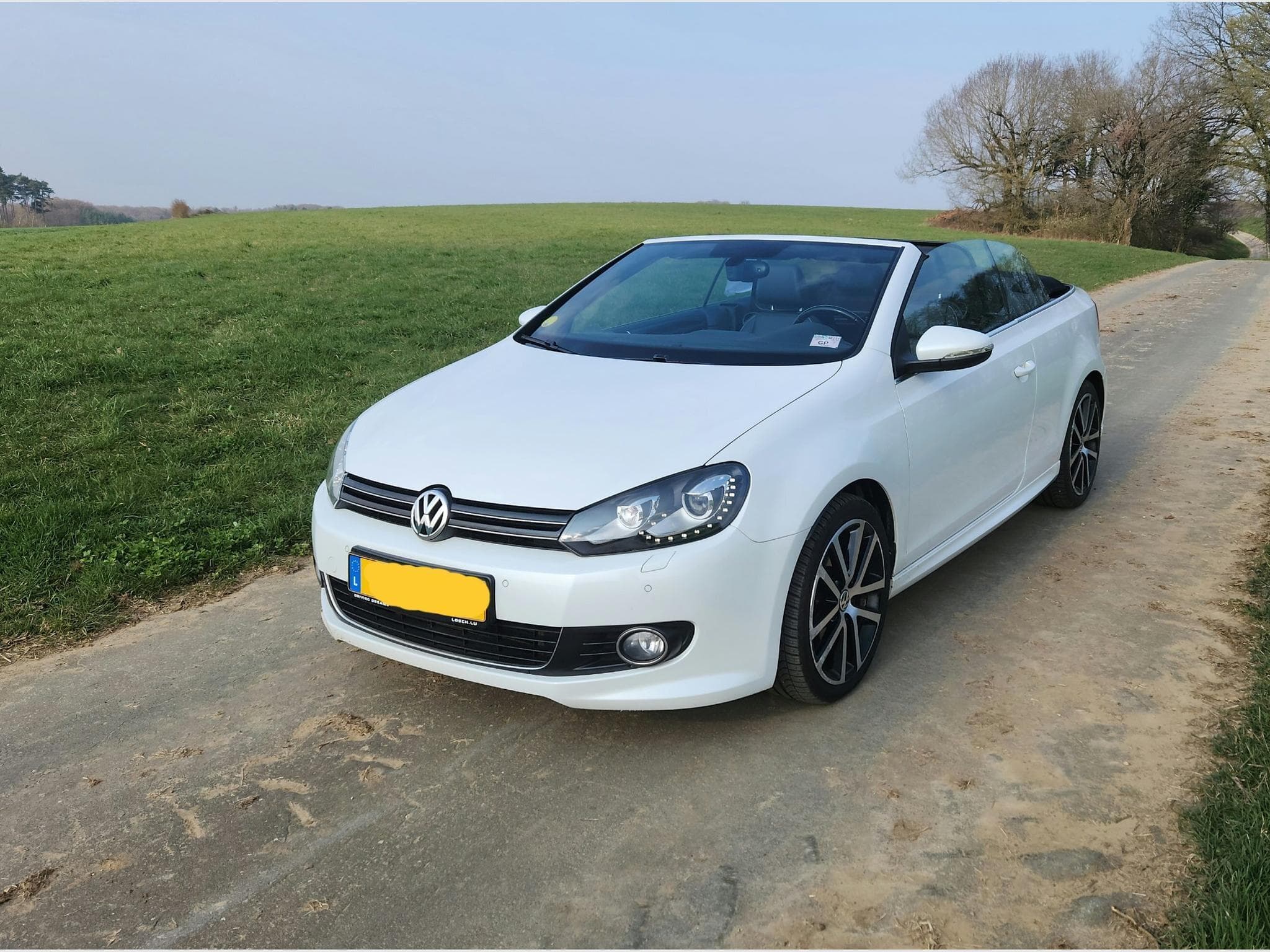 VW Golf 2.0 TDI 150CV blanc nacré cabriolet (2016) - Foto 2