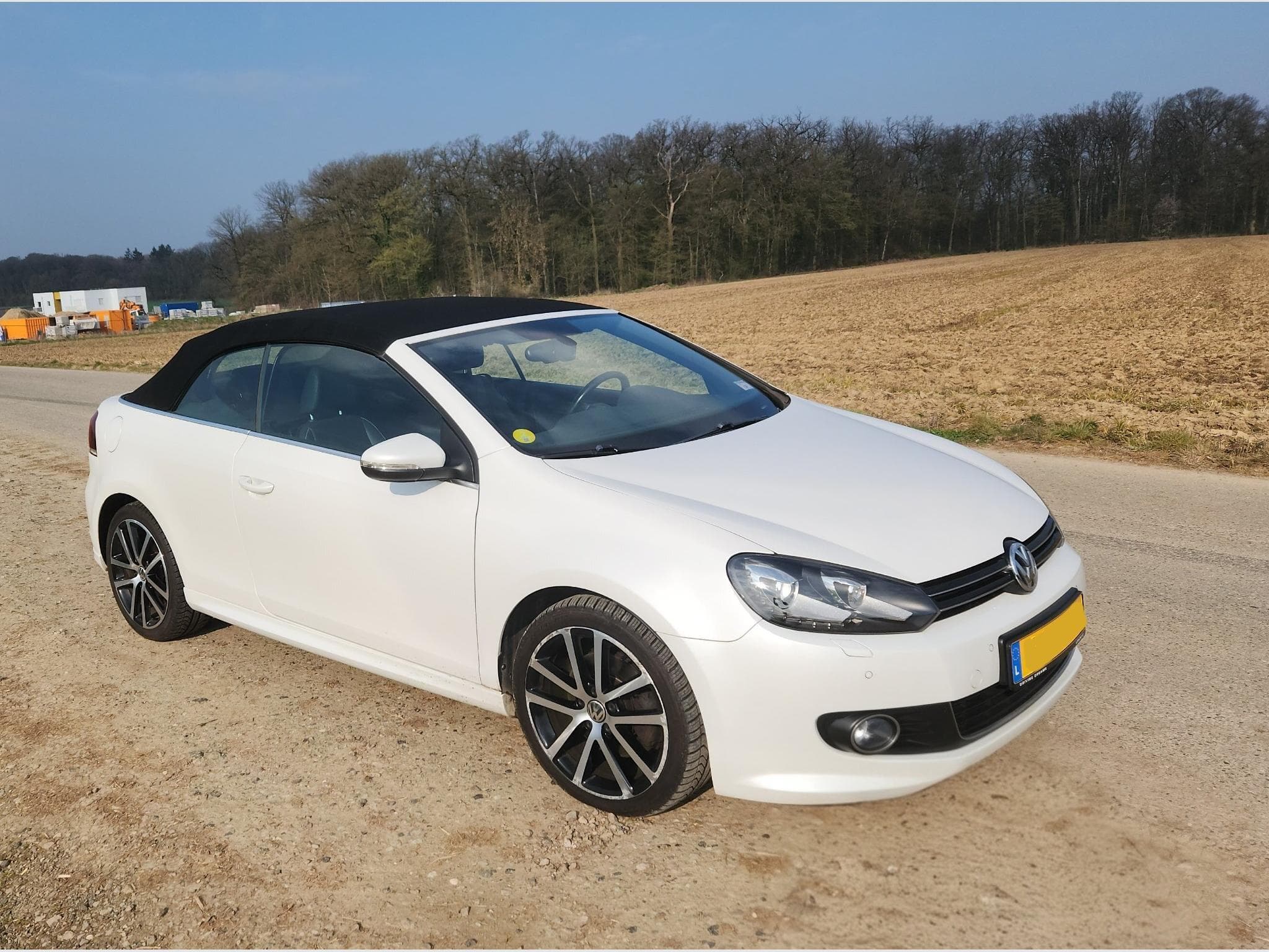 VW Golf 2.0 TDI 150CV blanc nacré cabriolet (2016) - Foto 5