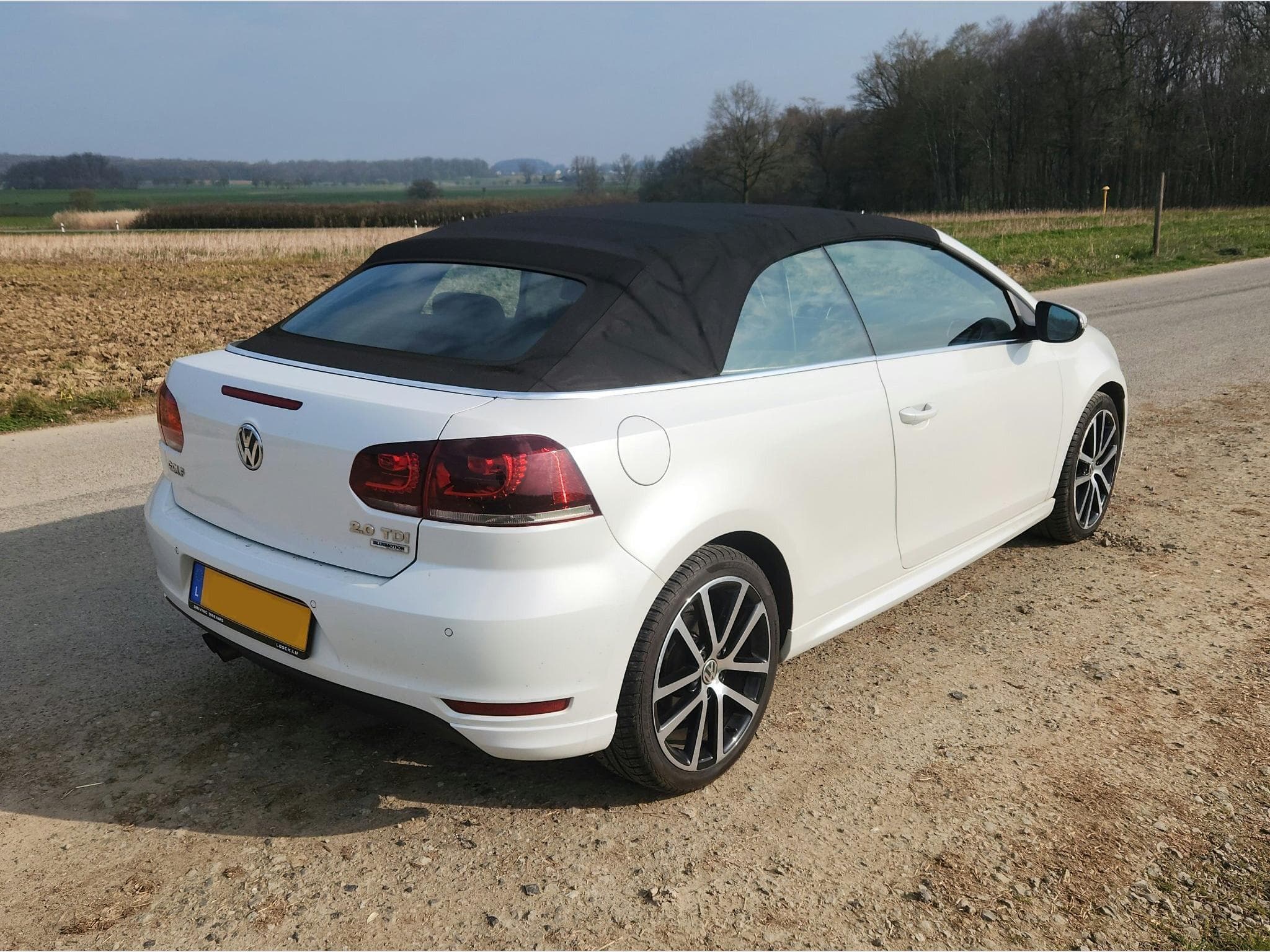 VW Golf 2.0 TDI 150CV blanc nacré cabriolet (2016) - Foto 7