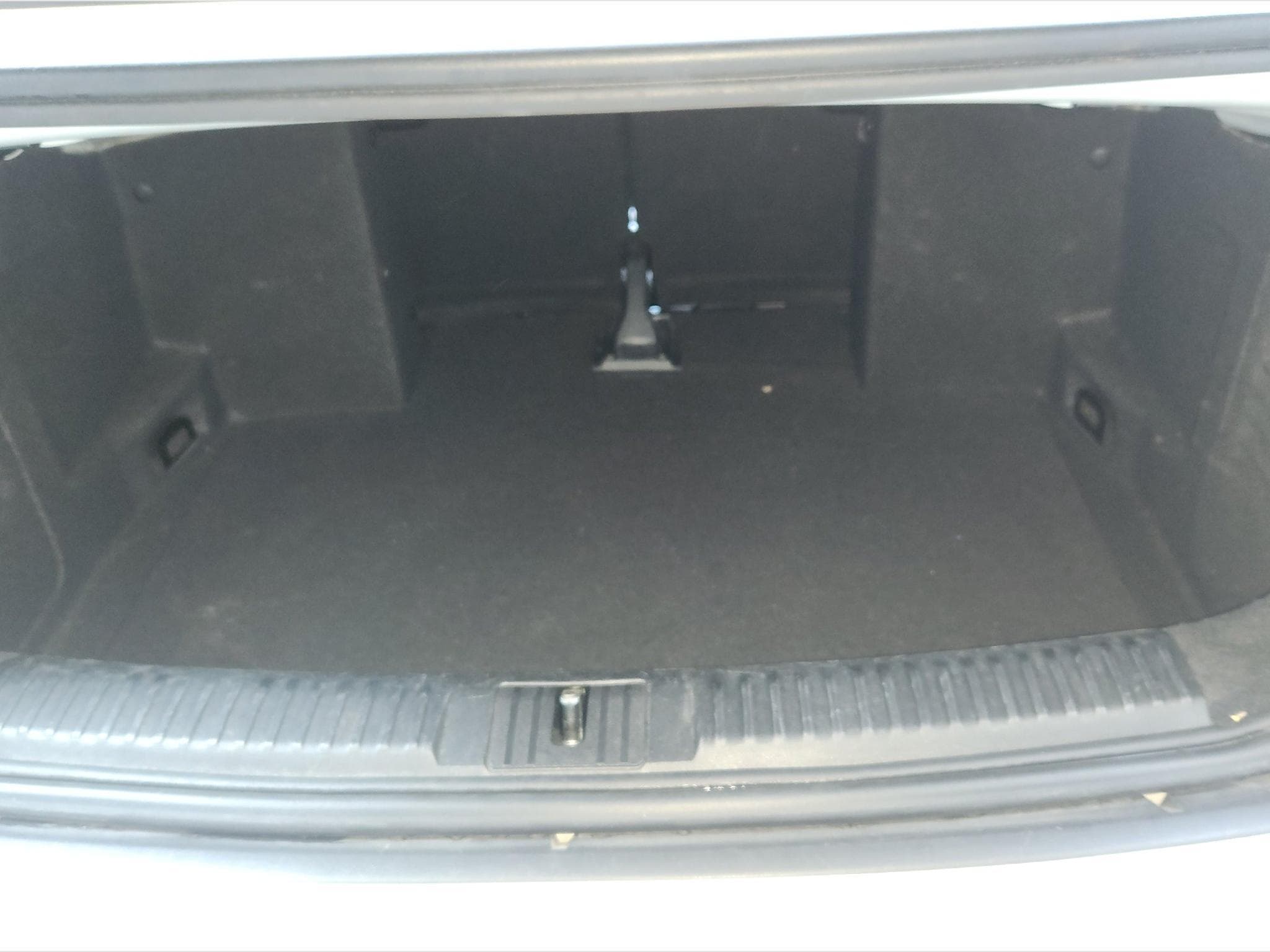 VW Golf 2.0 TDI 150CV blanc nacré cabriolet (2016) - Foto 13