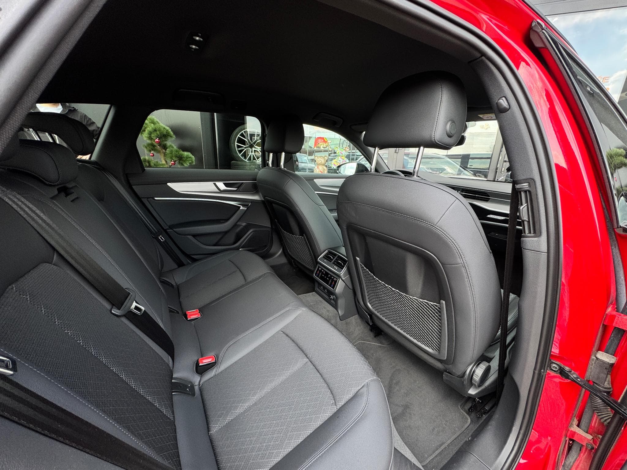 Audi A6 AVANT DESIGN QUATTRO 3.0L TFSI 340CV (2023) - Photo 10