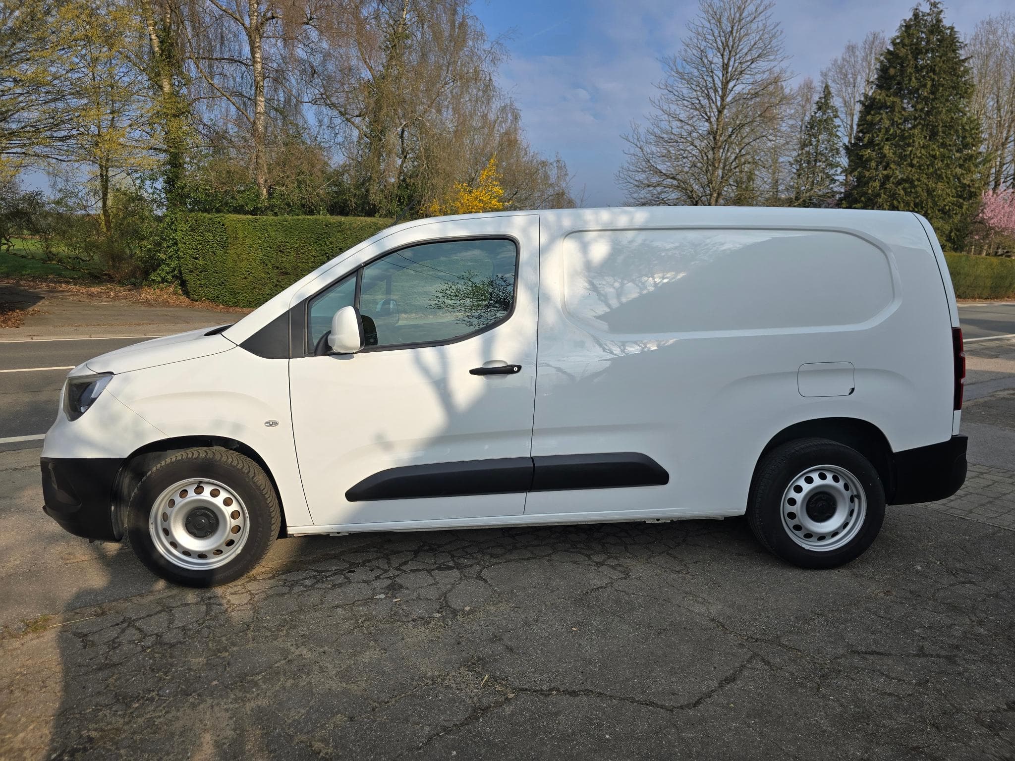 Peugeot Partner hdi 102 cv 2020 66000 kms L2 opts 3 places 11290 HTVA (2020) - Foto 4