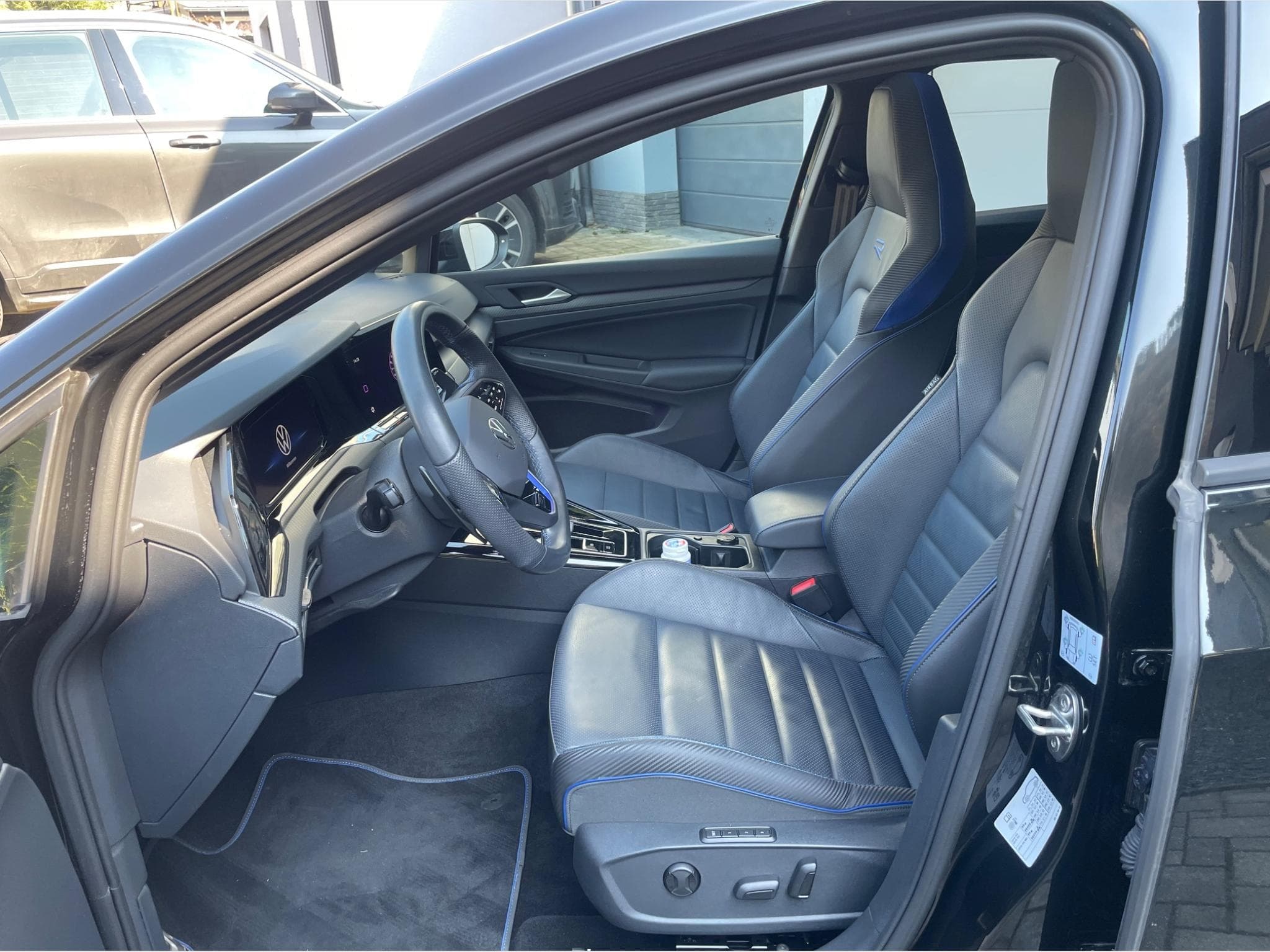 VW Golf R (2024) - Foto 7