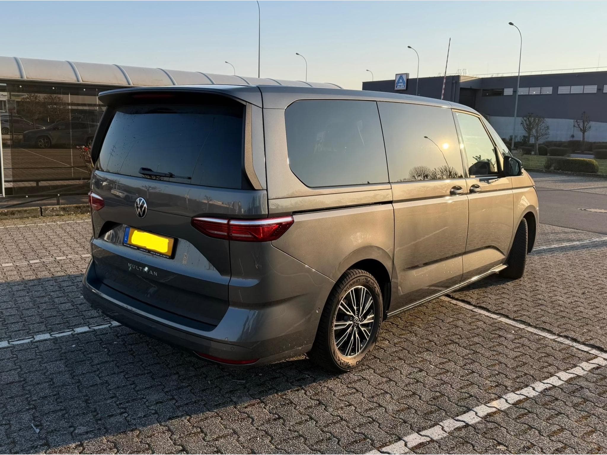 VW Multivan T7 (2024) - Foto 2