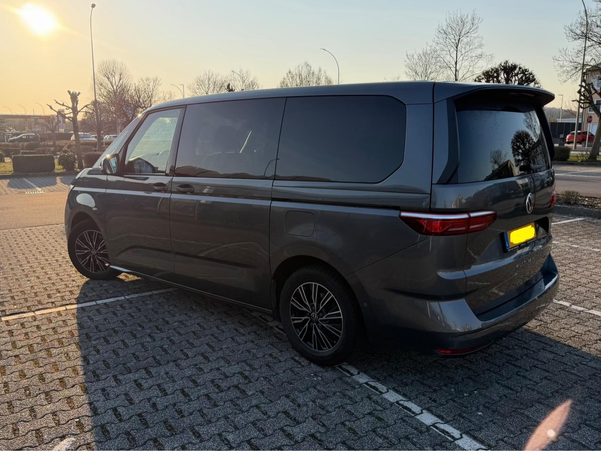 VW Multivan T7 (2024) - Foto 4