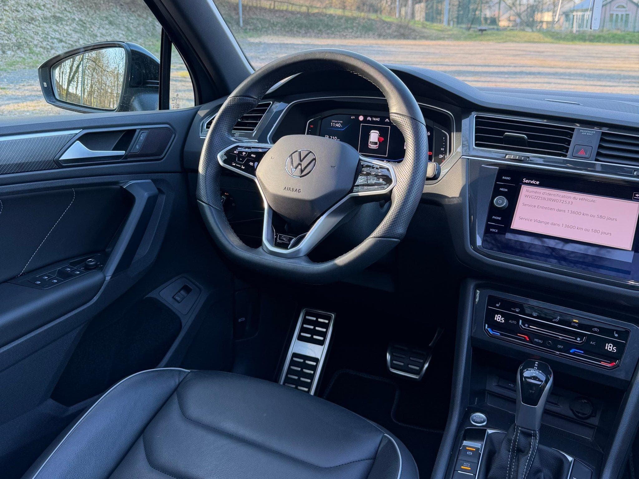 VW Tiguan 2.0 TDI 200HP DSG 4MOTION R-LINE (2024) - Foto 6