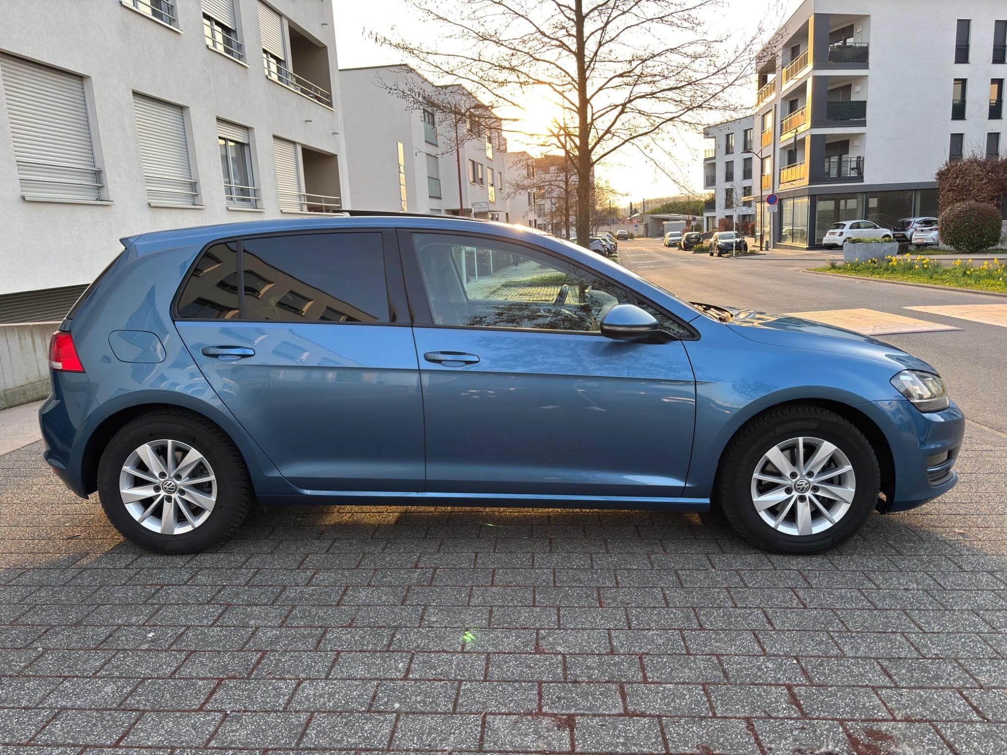 VW Golf Panorama, Sitzheizung, Bi-Xenon (2015) - Foto 2