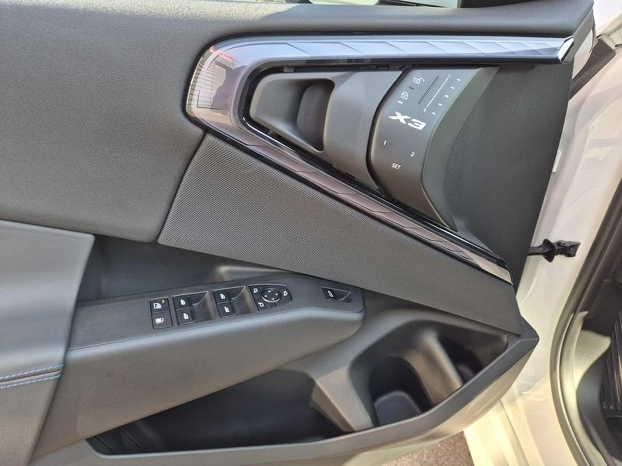 BMW X3 30e xDrive M Sport (2025) - Photo 13