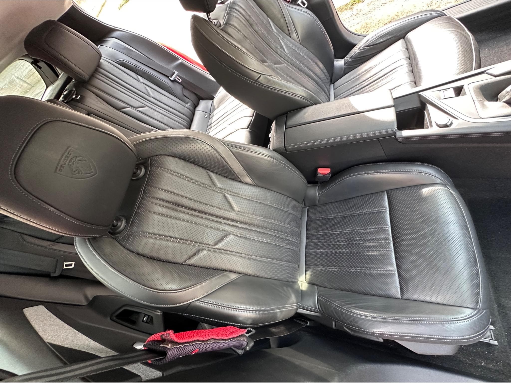 Peugeot 308 (2022) - Photo 13