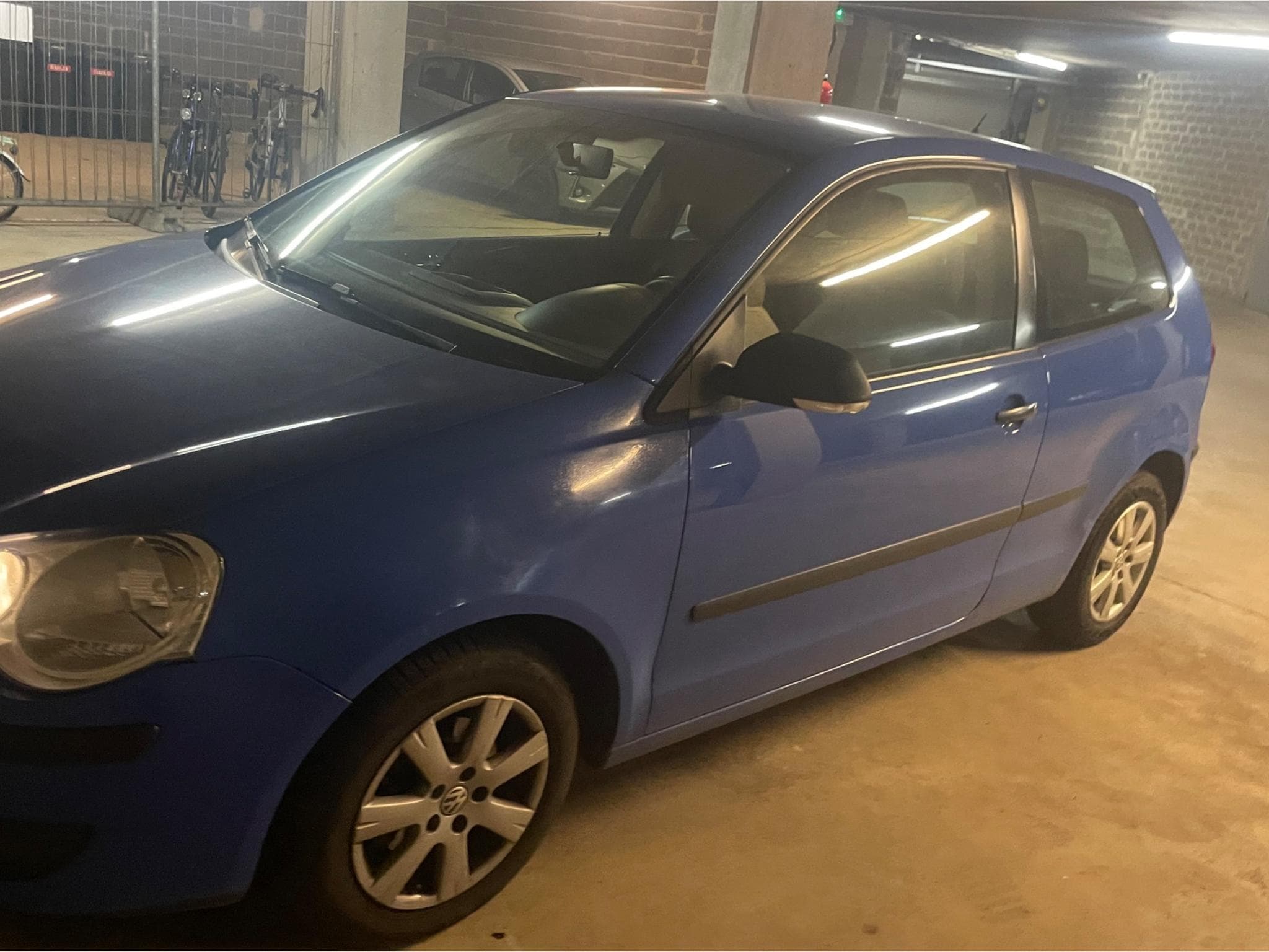 VW Polo 1.2 essence (2008) - Photo 4