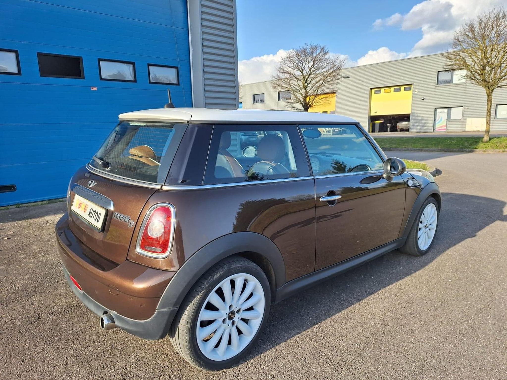 Mini Cooper D R56 1.6 D 109ch 50 Mayfair (2010) - Foto 3