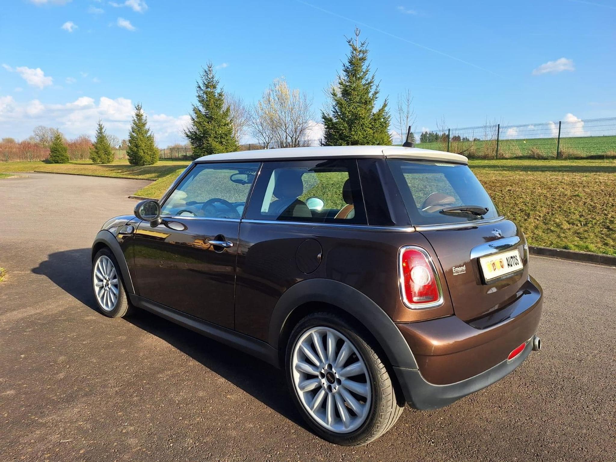 Mini Cooper D R56 1.6 D 109ch 50 Mayfair (2010) - Foto 4